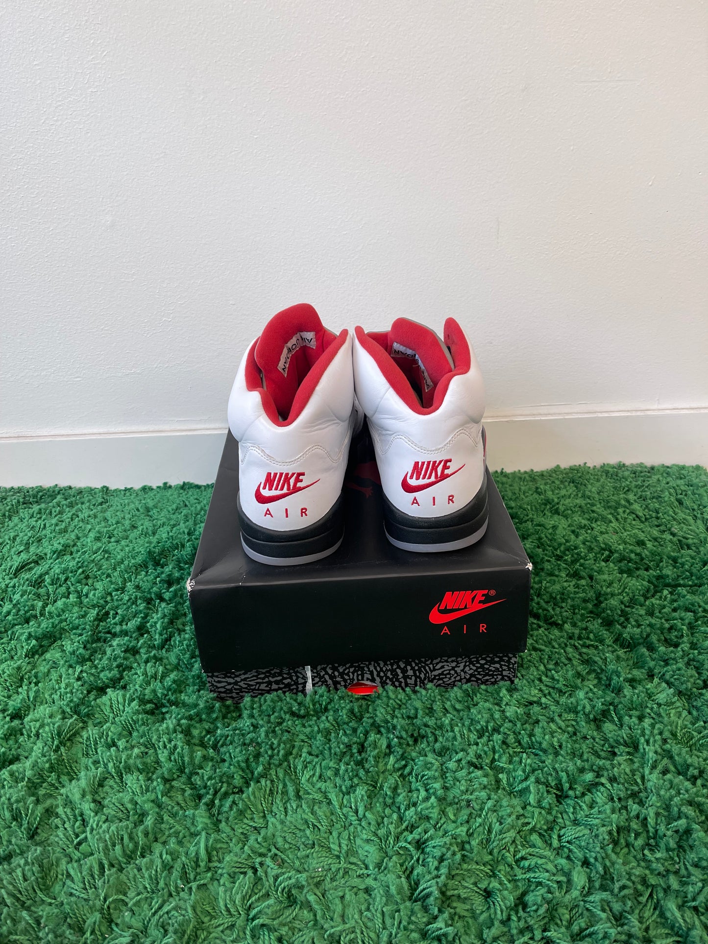 Used Jordan 5 Retro Fire Red 2020 (Men’s)