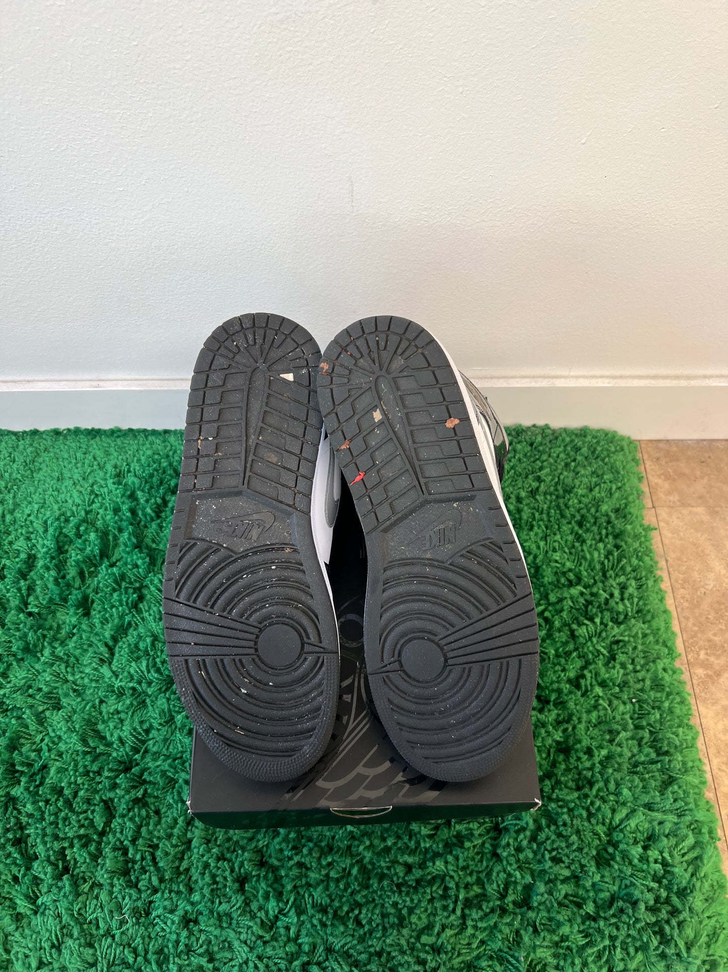 Used Jordan 1 Mid SE Paten Black White Metallic Silver Metallic Gold (Men’s)