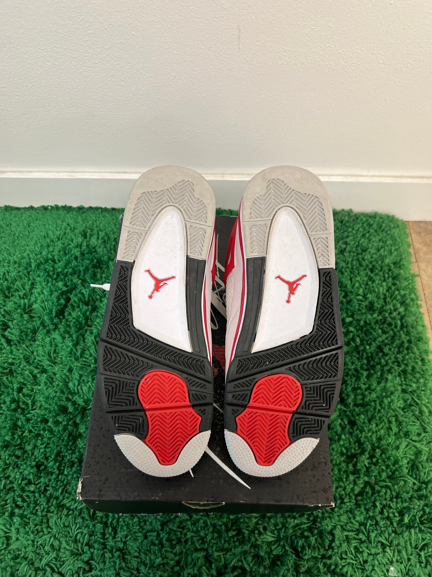 Used Jordan 4 Retro Red Cement (Men’s)