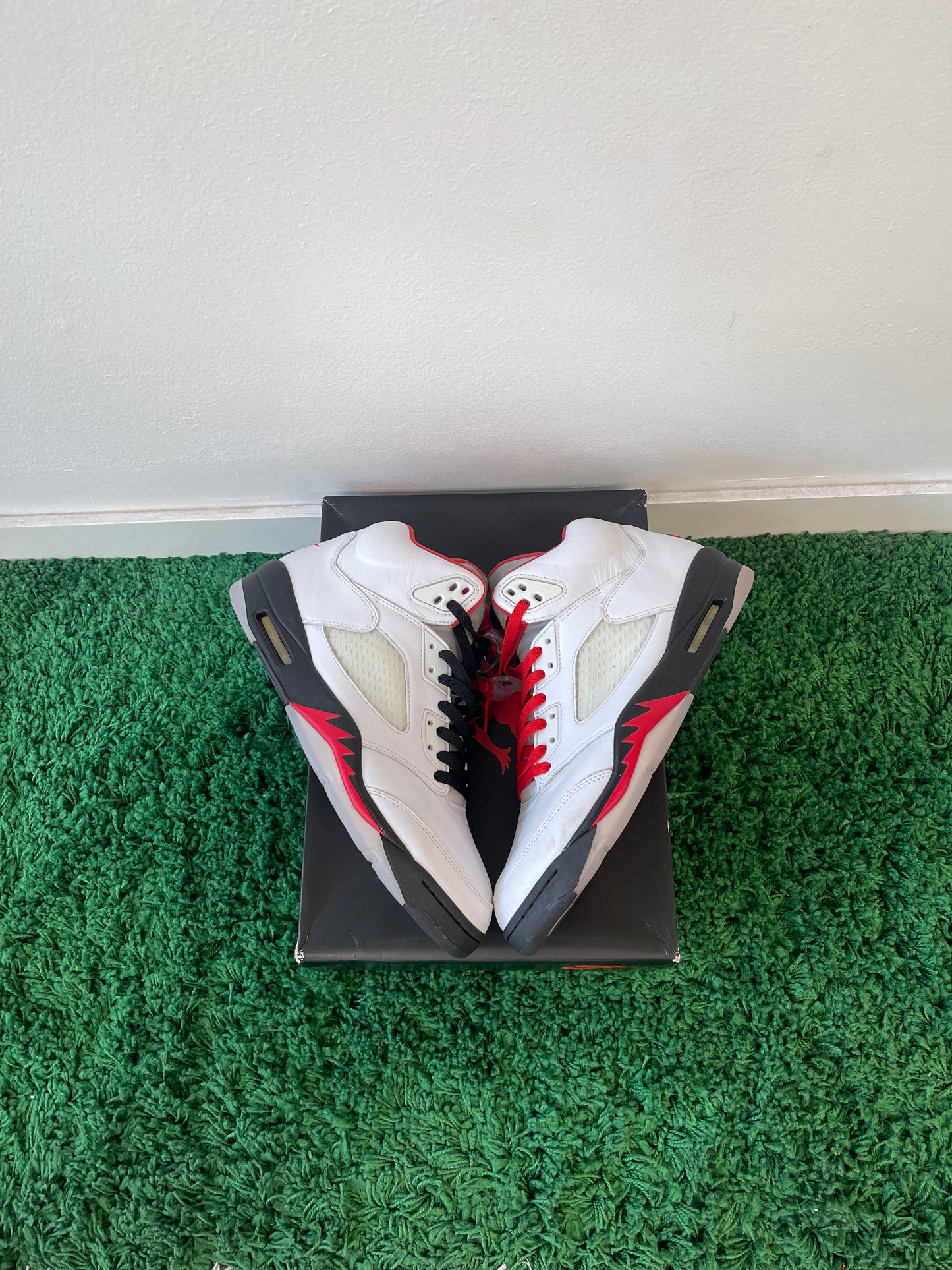 Used Jordan 5 Retro Fire Red 2020 (Men’s)