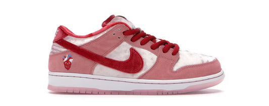 Nike SB Dunk Low StrangeLove Skateboards (Men’s)