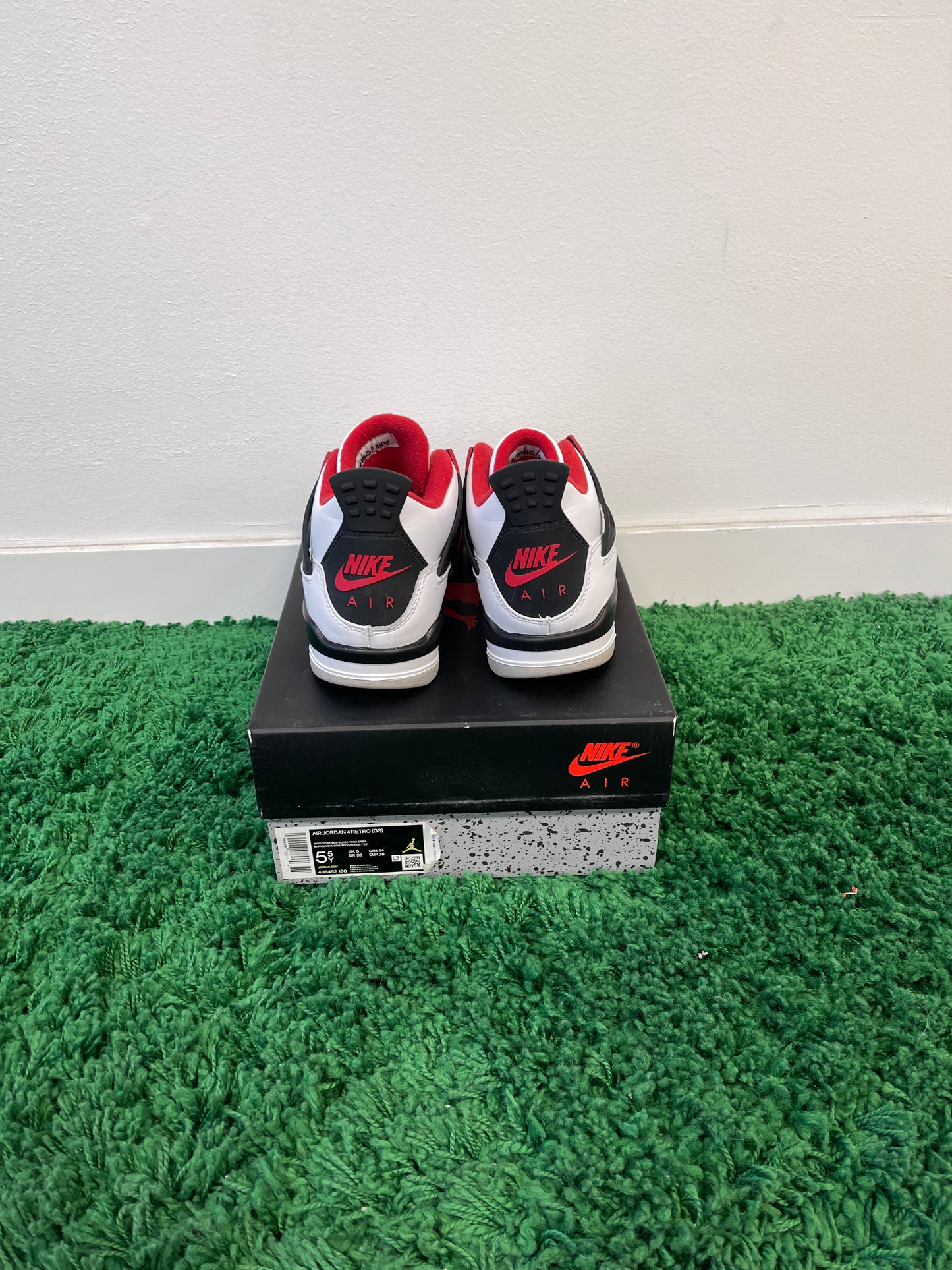 Used Jordan 4 Retro Fire Red 2020 (Youth)