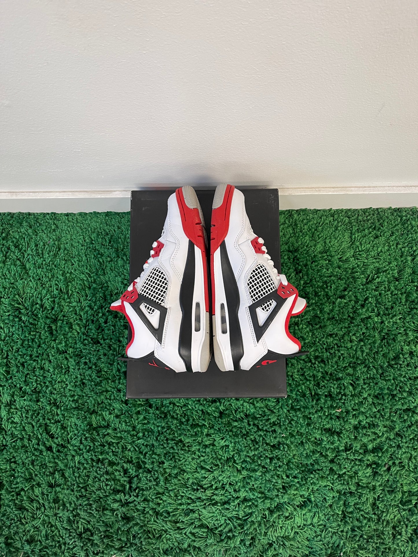 Used Jordan 4 Retro Fire Red 2020 (Youth)