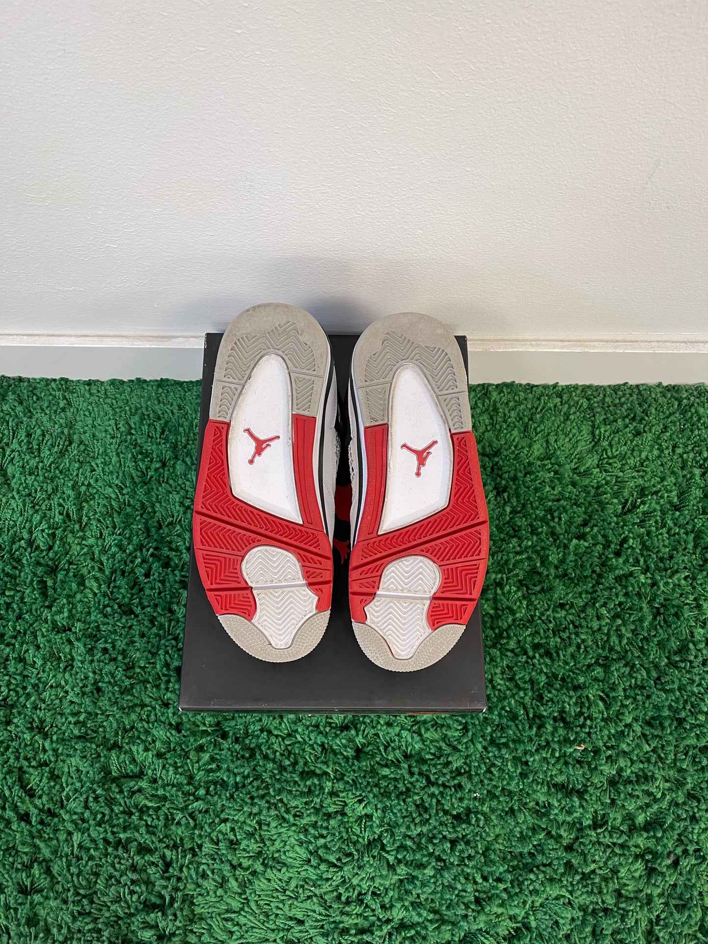 Used Jordan 4 Retro Fire Red 2020 (Youth)