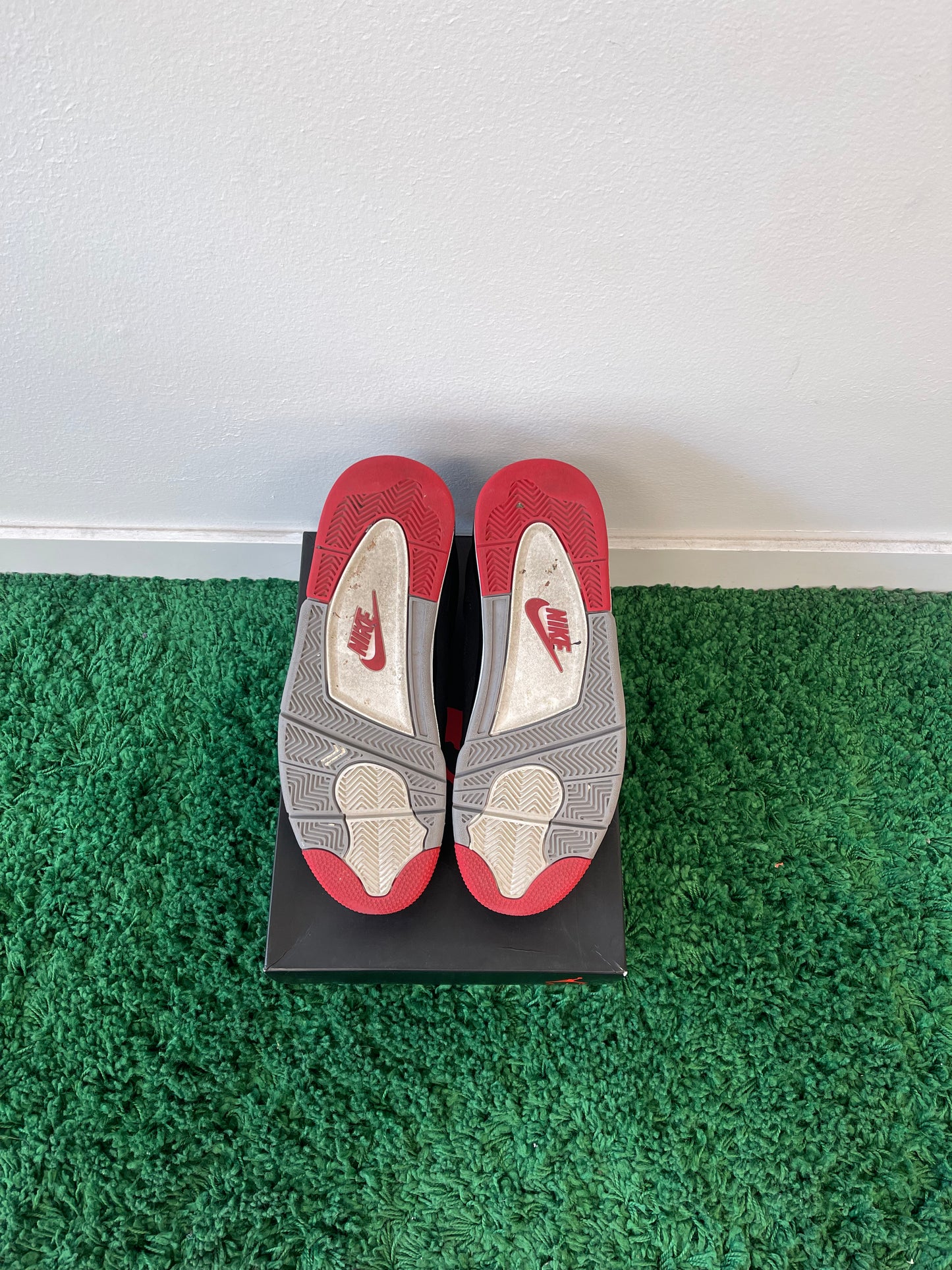 Used Jordan 4 Retro Bred 2019 (Men’s)