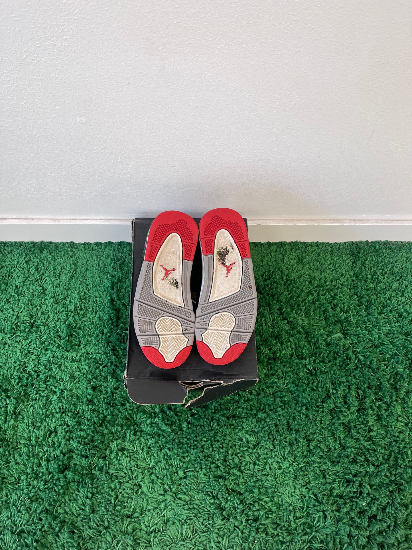 Used Jordan 4 Retro Bred 2019 (Youth)