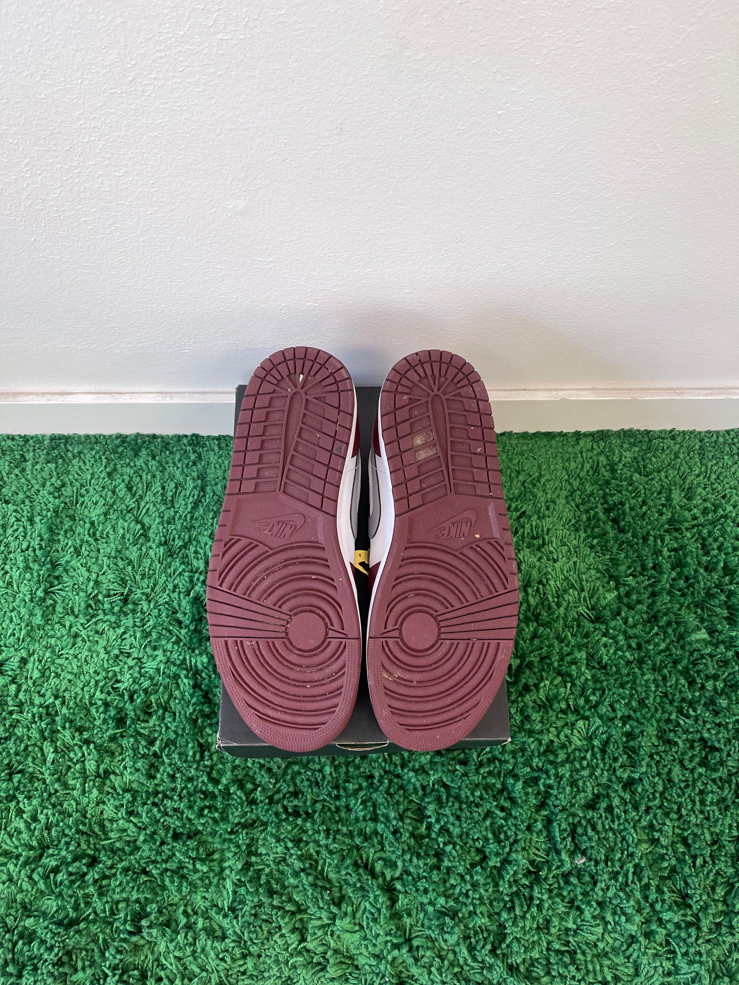 Used Jordan 1 Low White Bordeaux (Men’s)