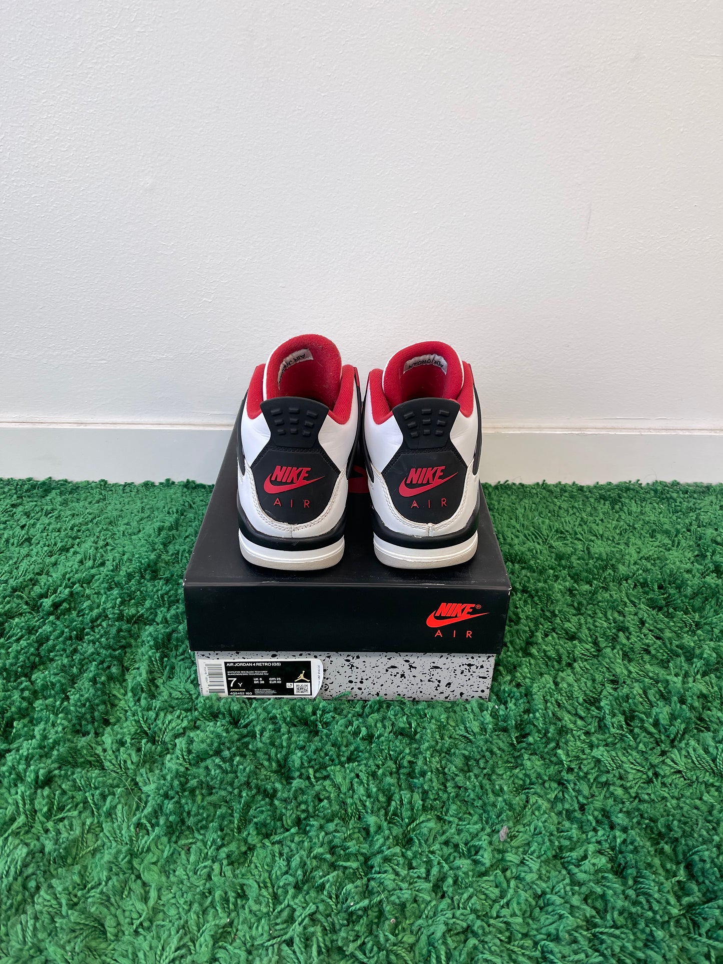 Used Jordan 4 Retro Fire Red 2020 (Youth)