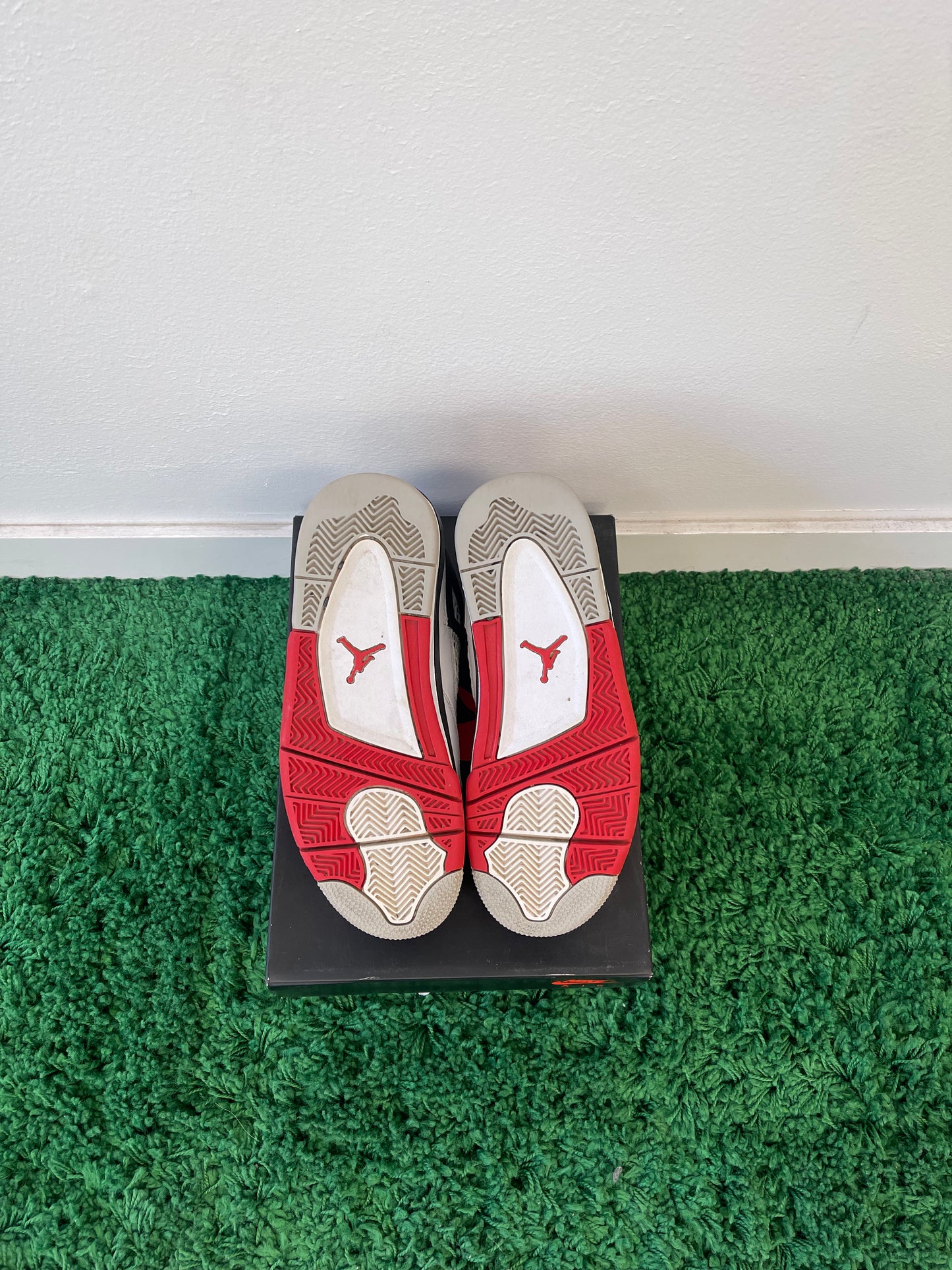 Used Jordan 4 Retro Fire Red 2020 (Youth)