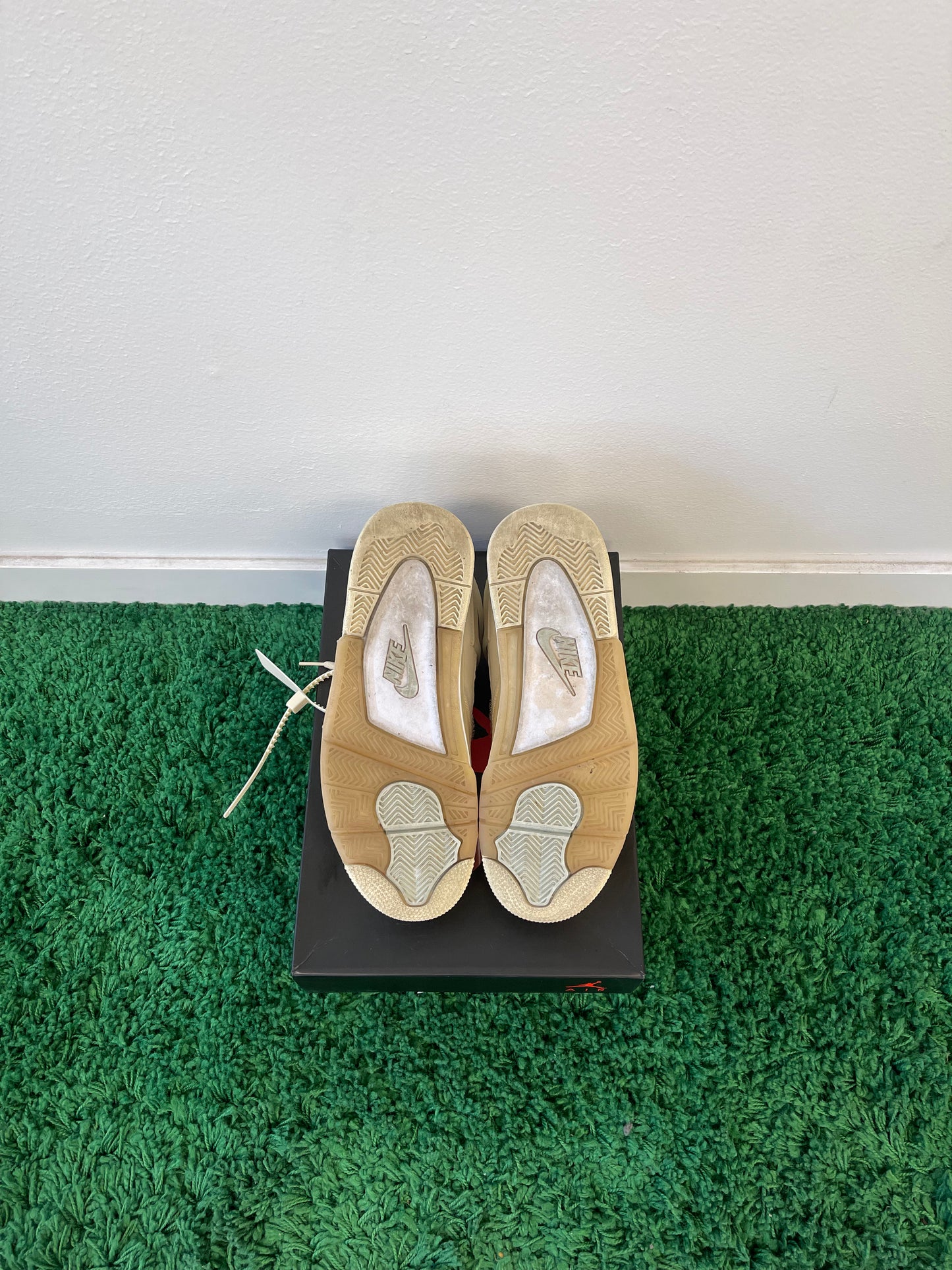 Used Jordan 4 Retro Off-White Sail (Women’s)