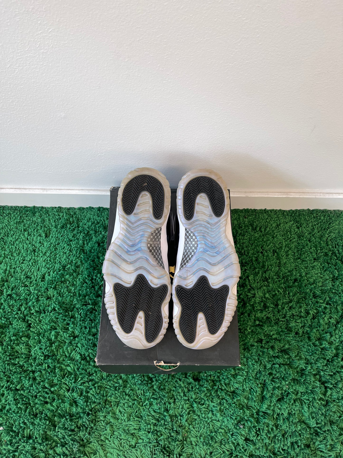 Used Jordan 11 Retro Low Iridescent (Men’s)