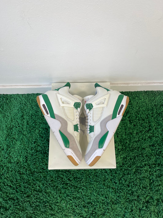 Used Jordan 4 Retro SB Pine Green (Men’s)