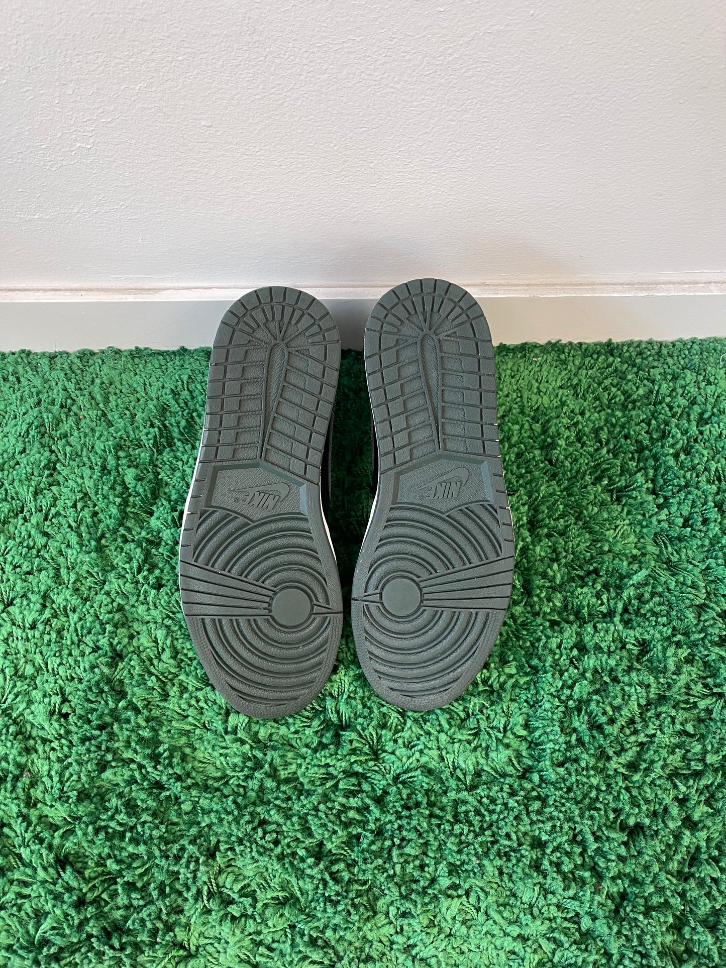 Used Jordan 1 Retro Grove Green (Men’s)