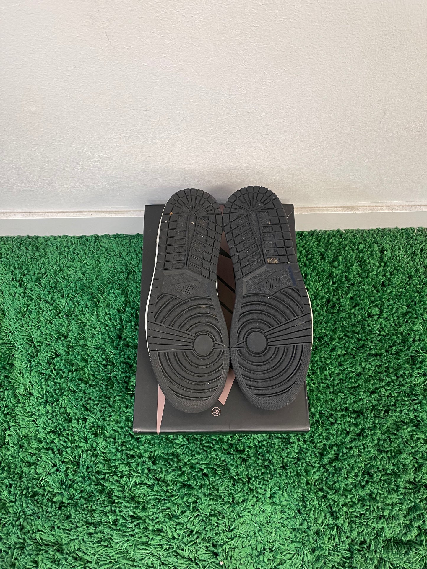 Used Jordan 1 Retro Low OG Mocha (Men’s)