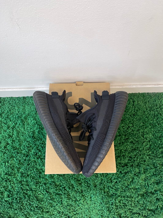 Used Adidas Yeezy Boost 350 V2 Onyx (Men’s)