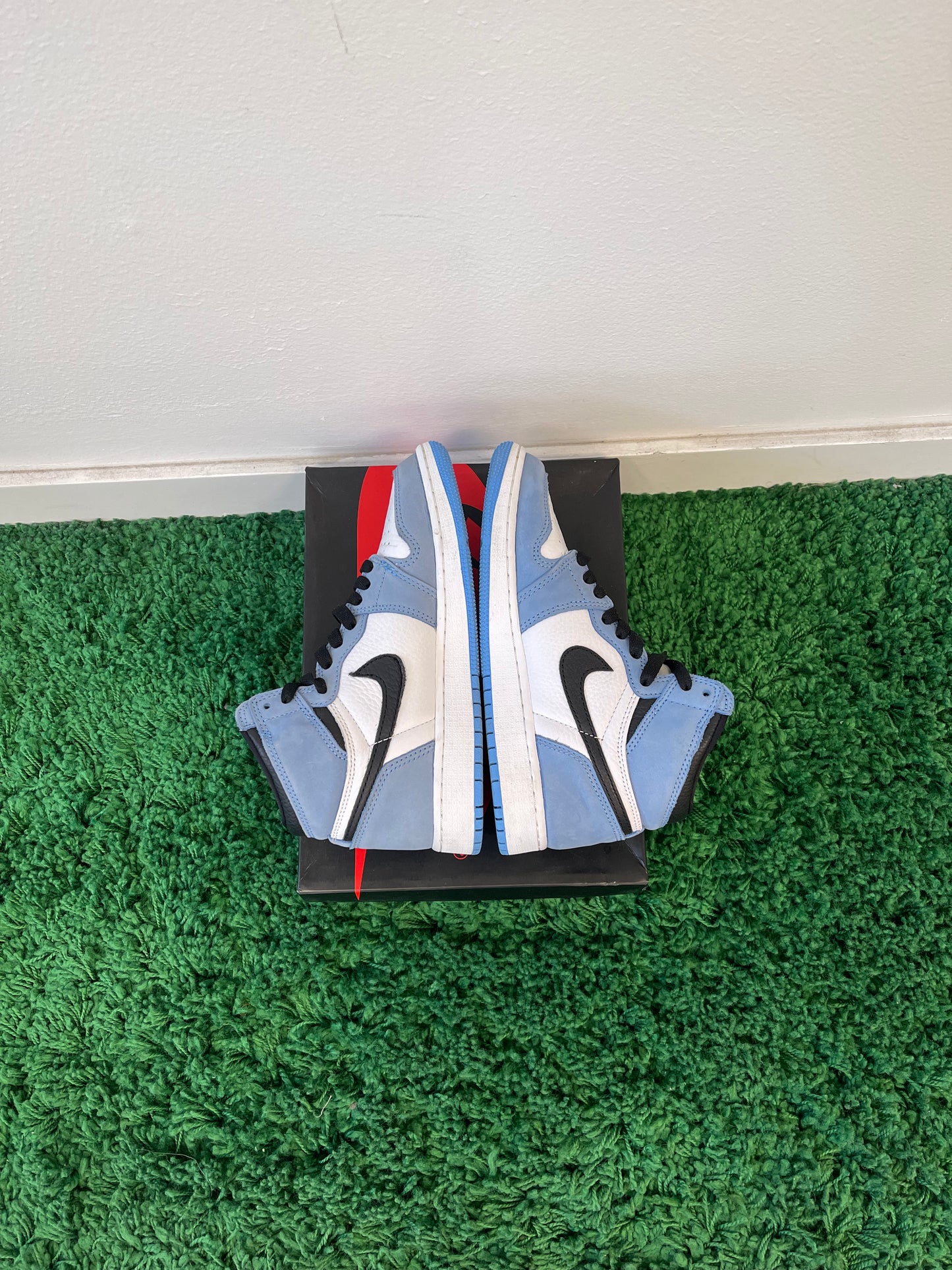 Used Jordan 1 Retro High University Blue (Youth)