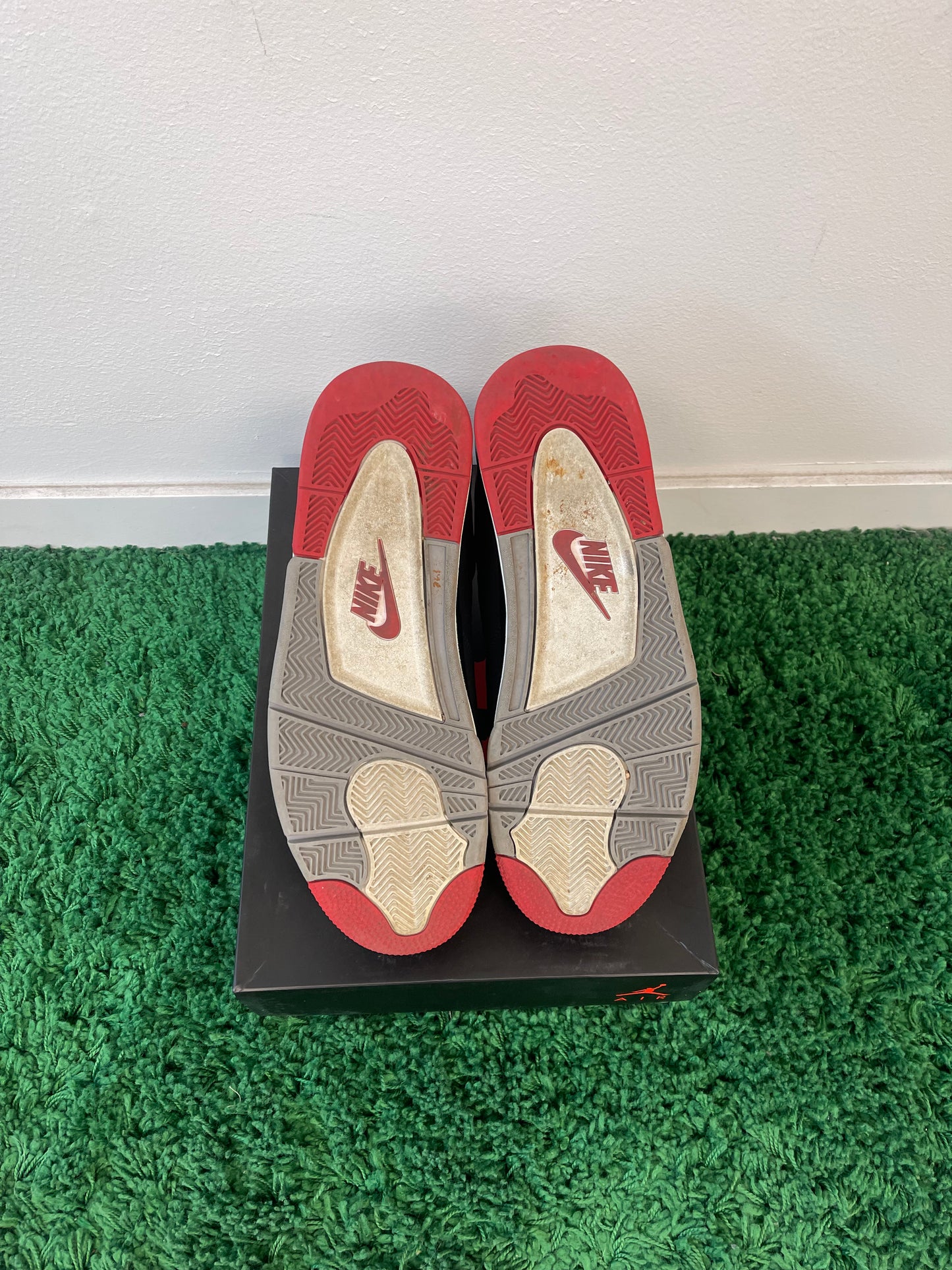 Used Jordan 4 Retro Bred 2019 (Men’s)