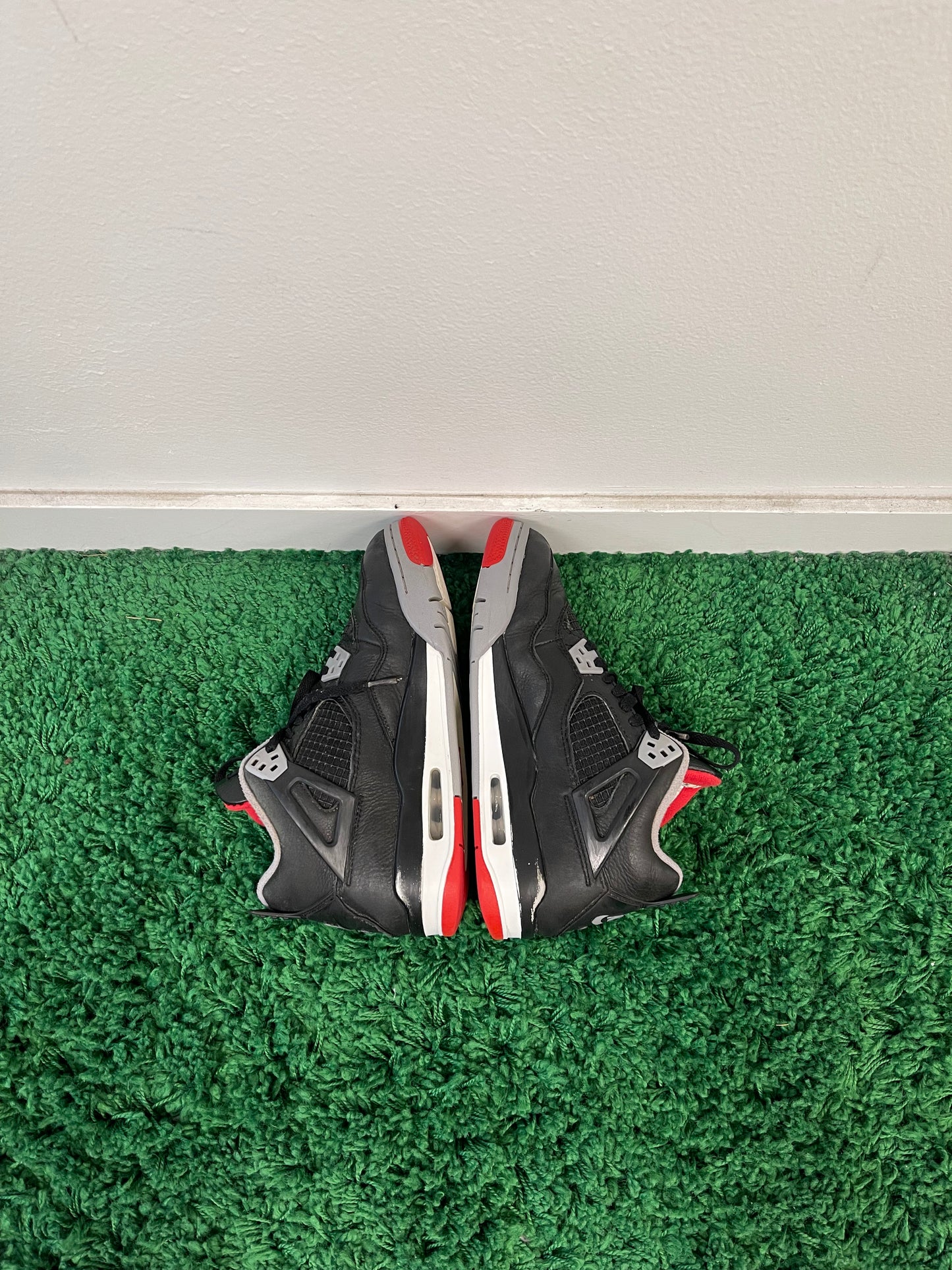 Used Jordan 4 Retro Bred Reimagined (Youth)