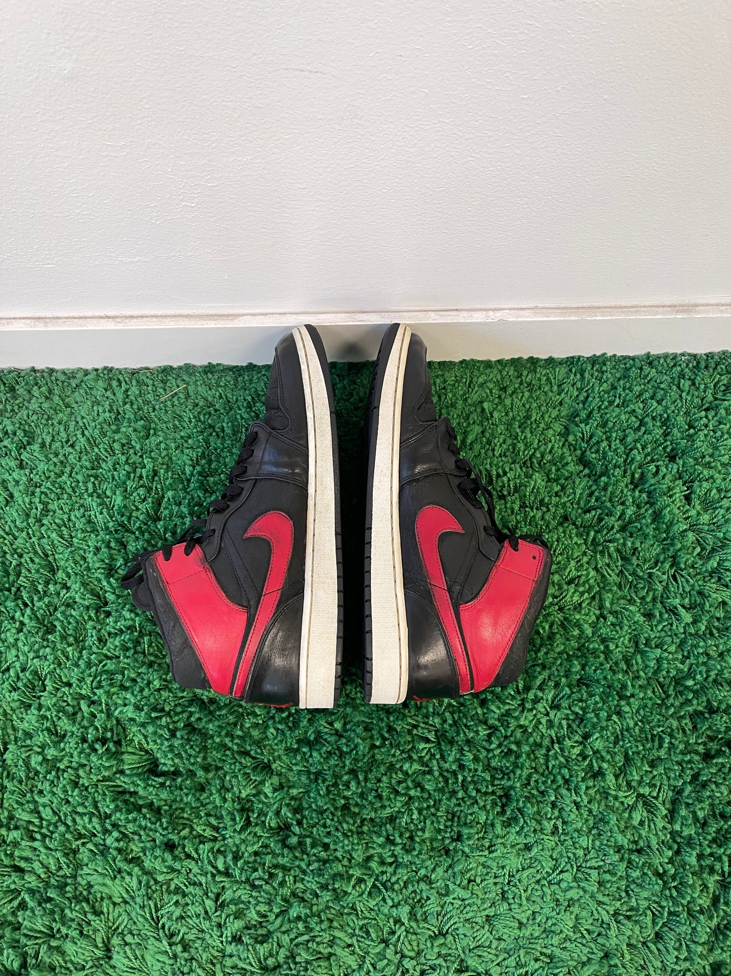 Used Jordan 1 Retro Mid Gym Red (Men’s)