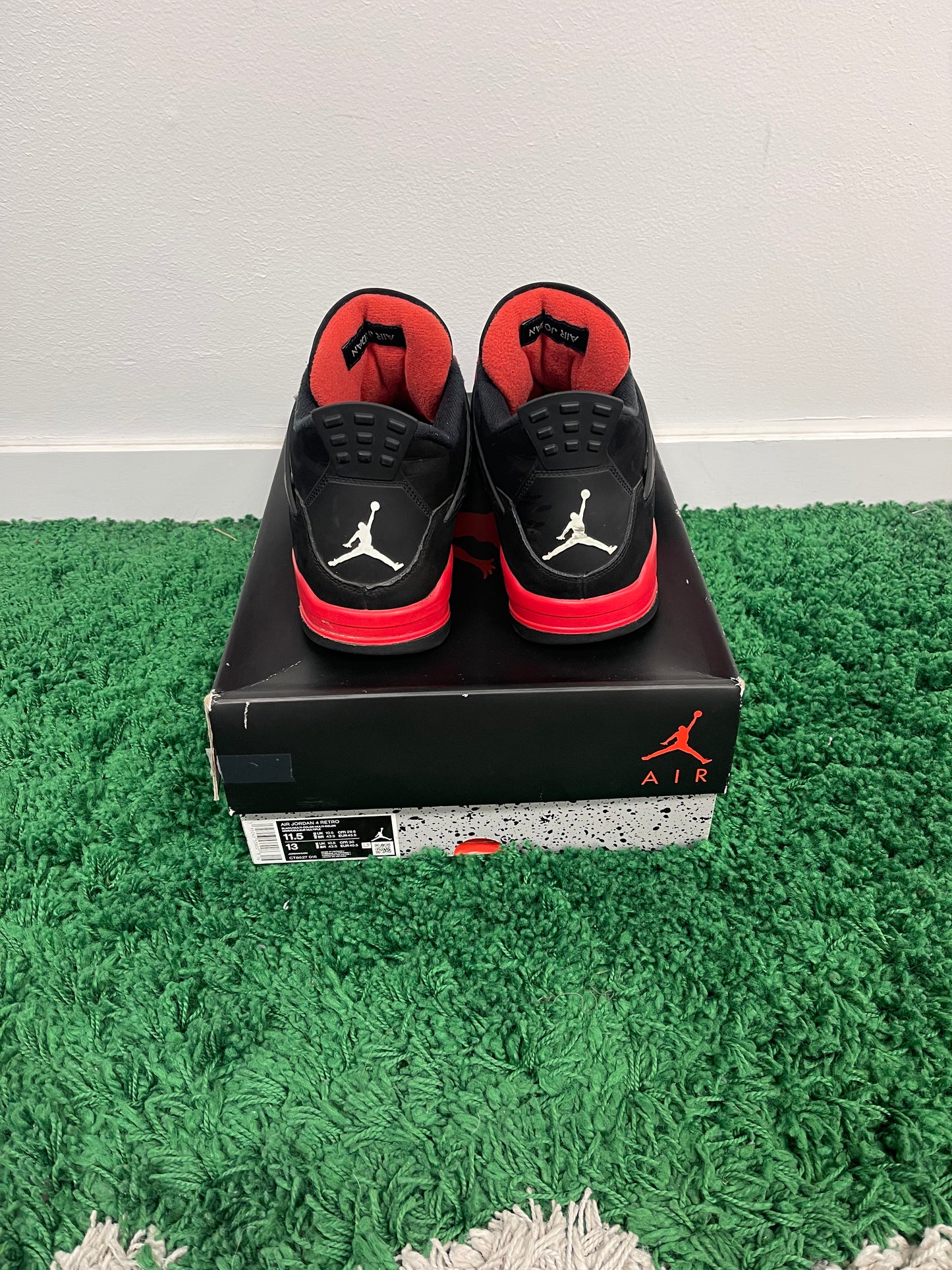 Used Jordan 4 Retro Red Thunder (Men’s)