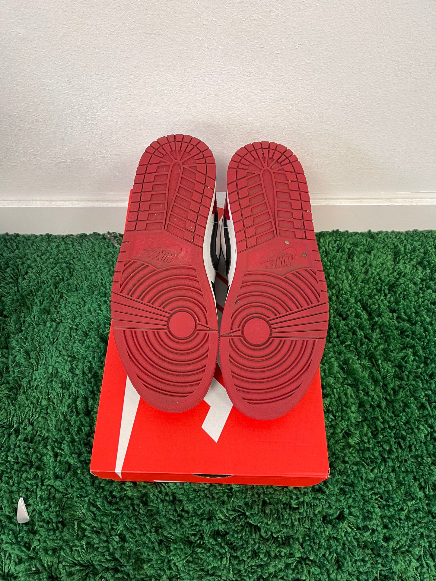 Used Jordan 1 Low Bred Toe (Men’s)