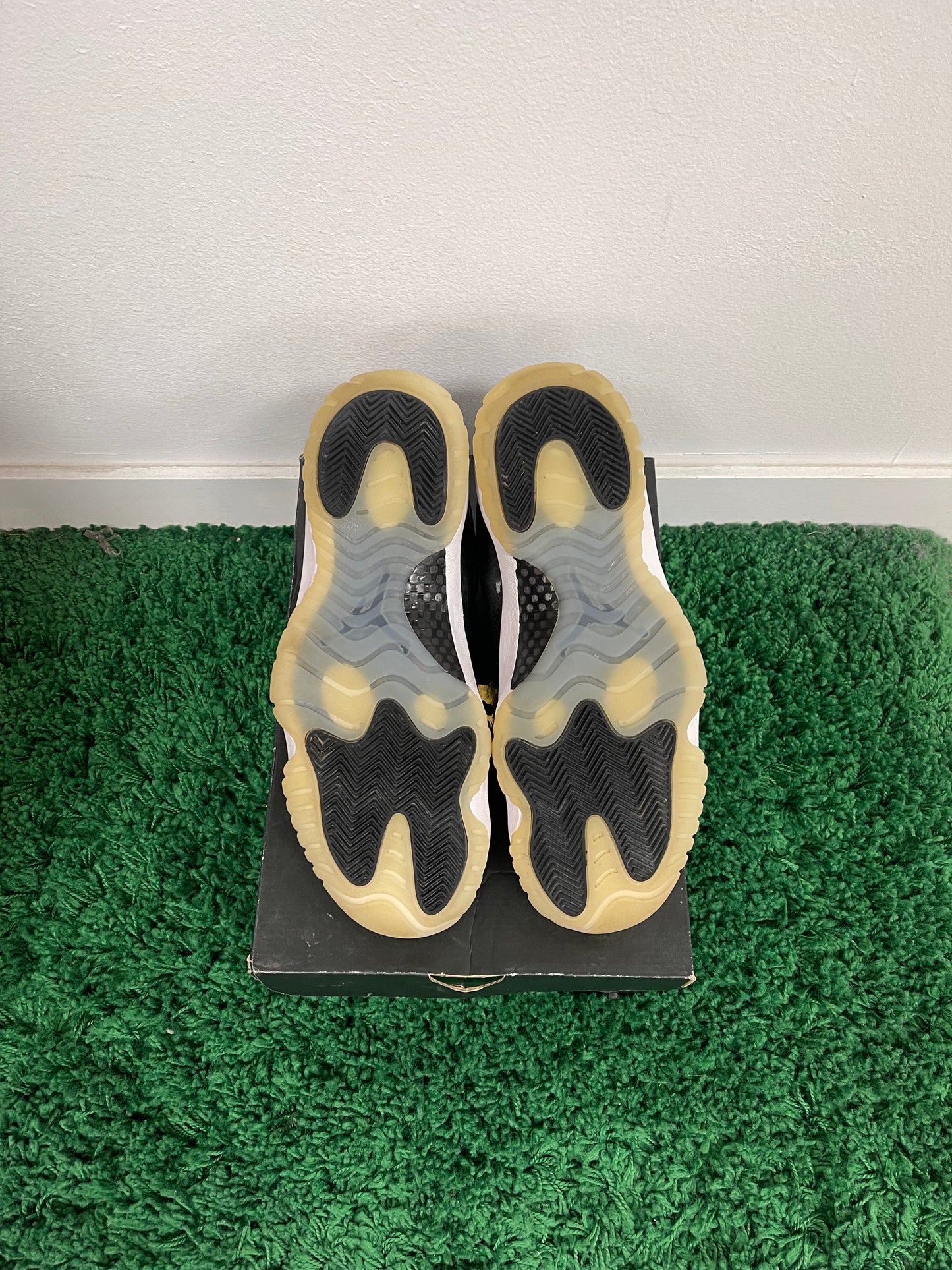 Used Jordan 11 Retro Low Barons (Men’s)