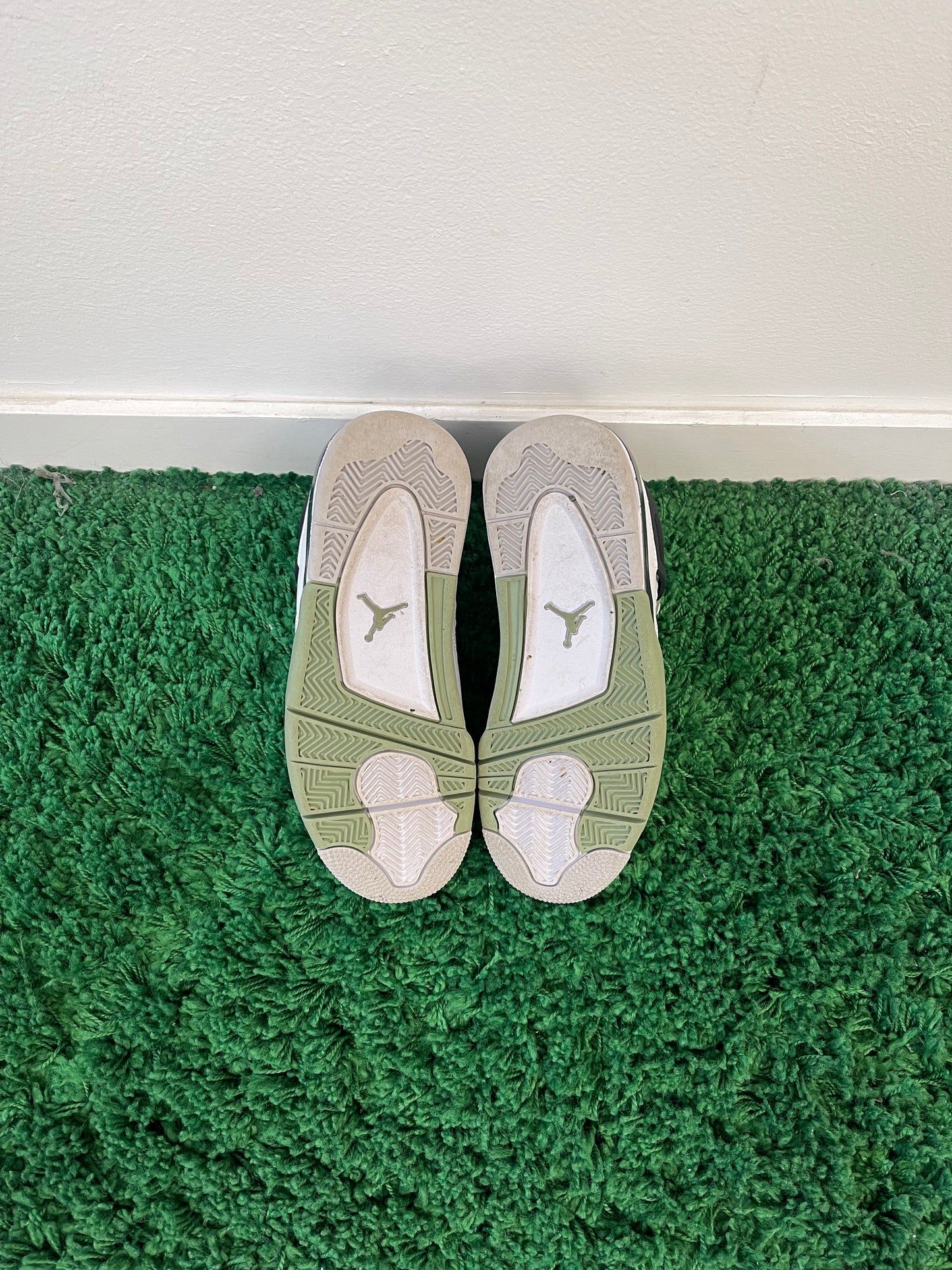 Used Jordan 4 Retro Seafoam (Women’s)