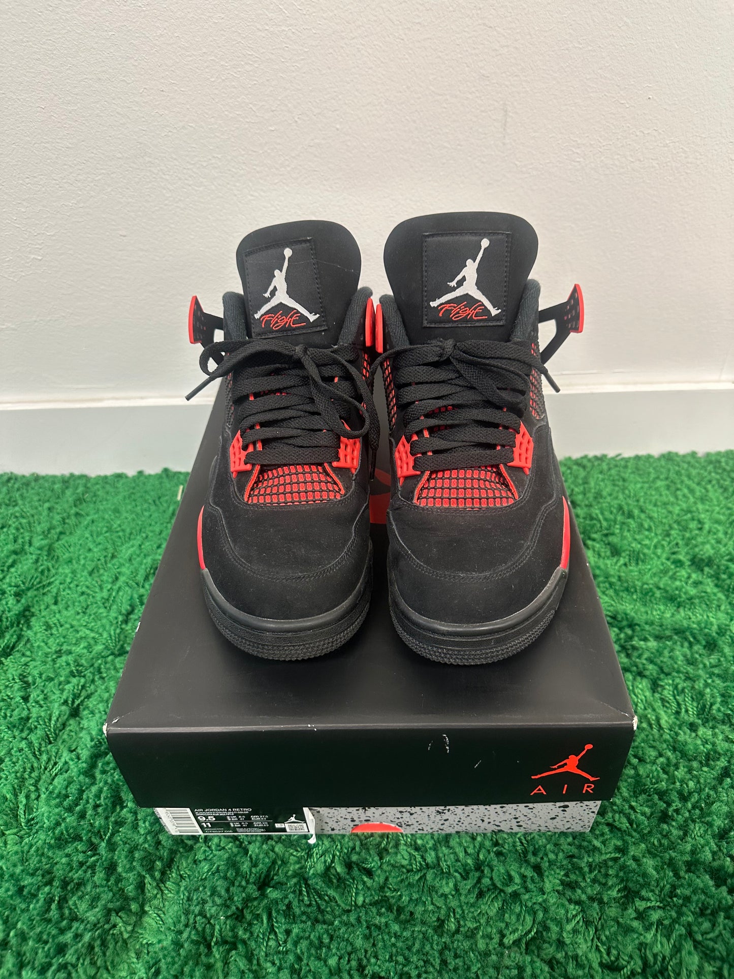 Used Jordan 4 Retro Red Thunder (Men’s)