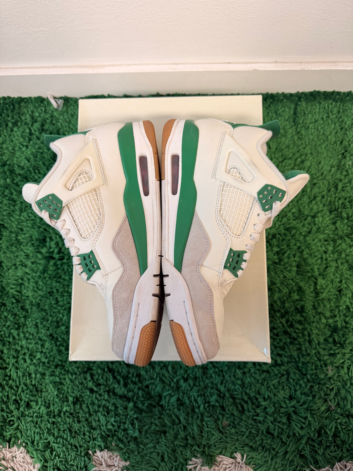 Used Jordan 4 Retro SB Pine Green (Men’s)