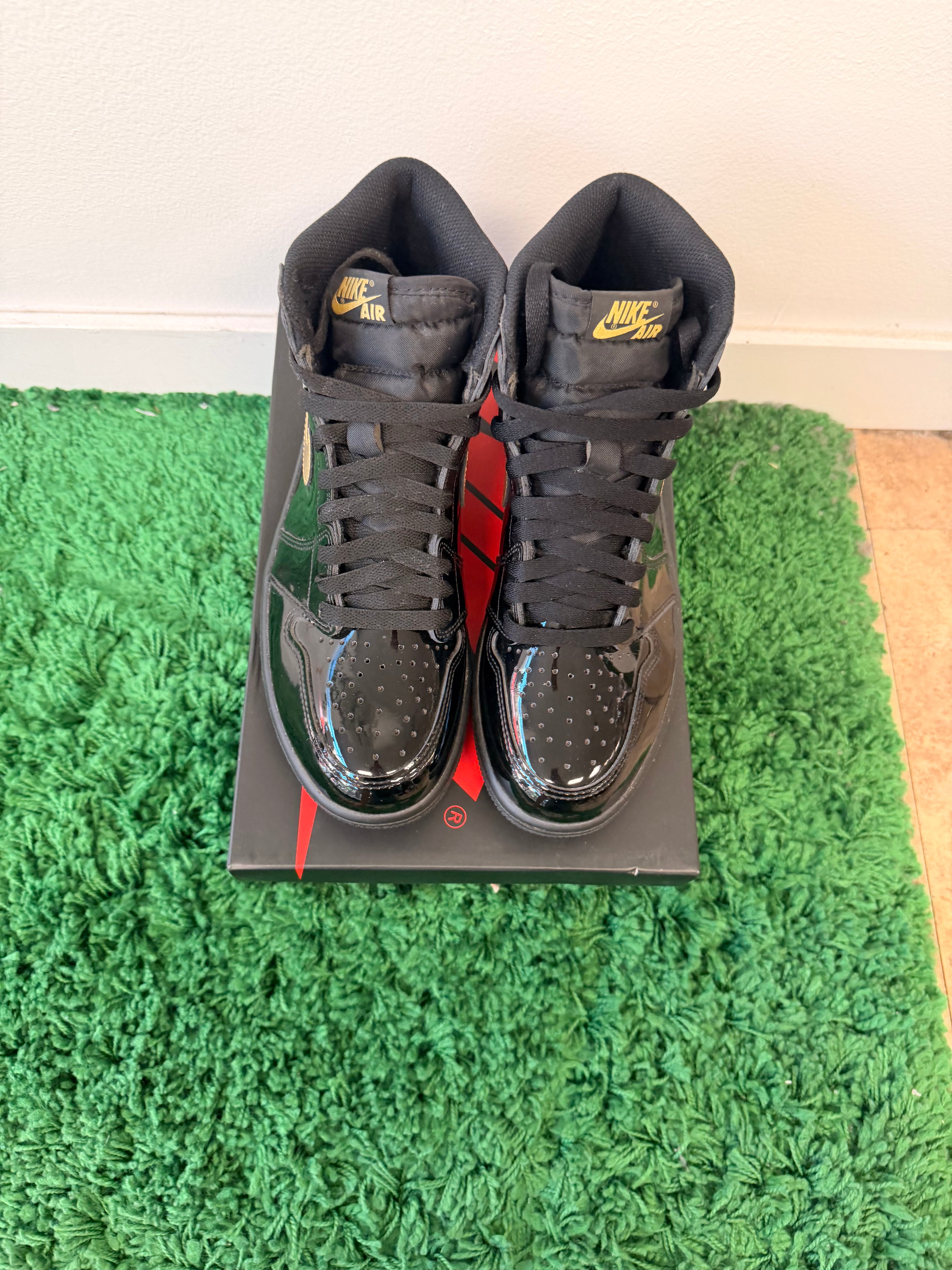 Used Jordan 1 Retro High Black Metallic Gold 2020 (Men’s)