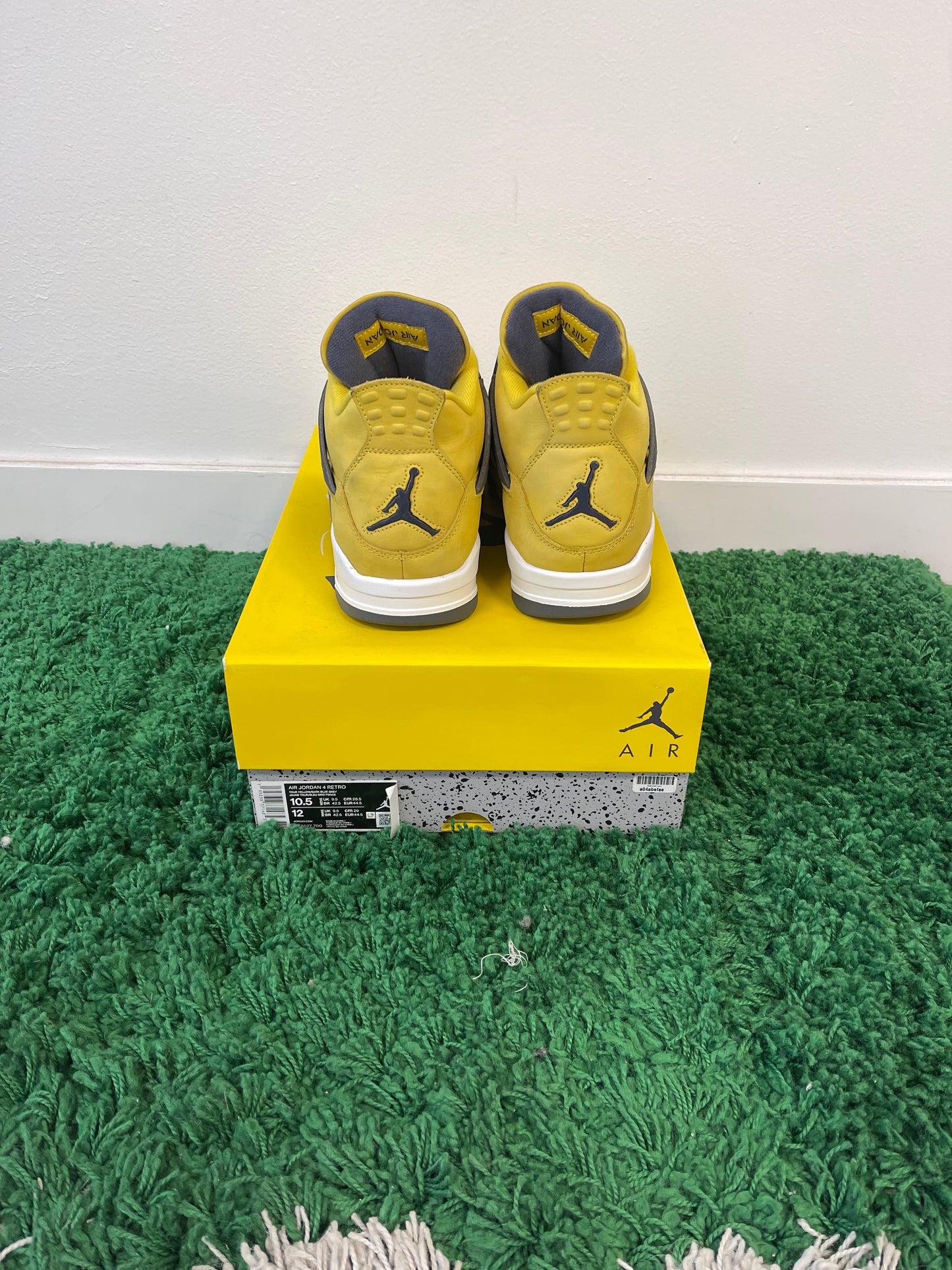 Used Jordan 4 Retro Lightning (Men’s)