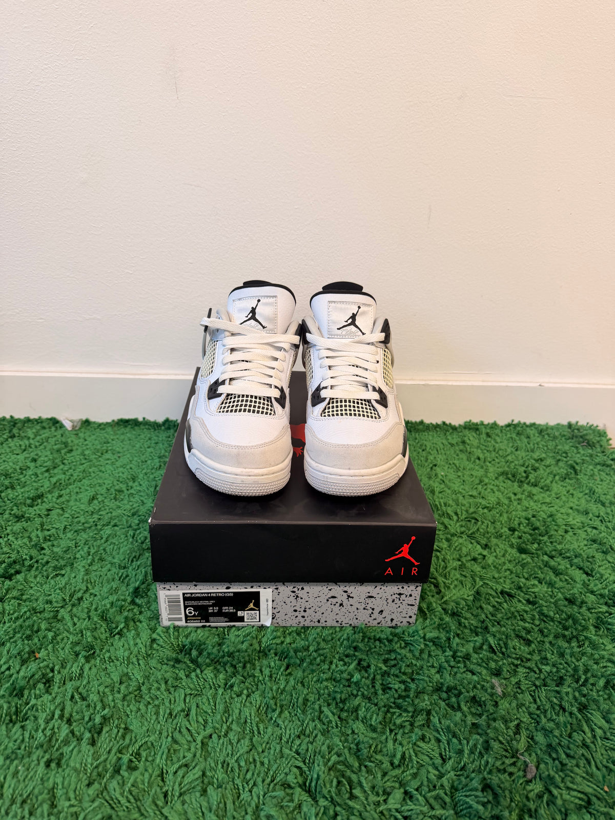 Used Jordan 4 Retro Military Black (Youth)