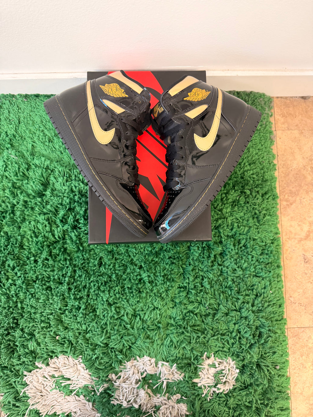 Used Jordan 1 Retro High Black Metallic Gold 2020 (Men’s)