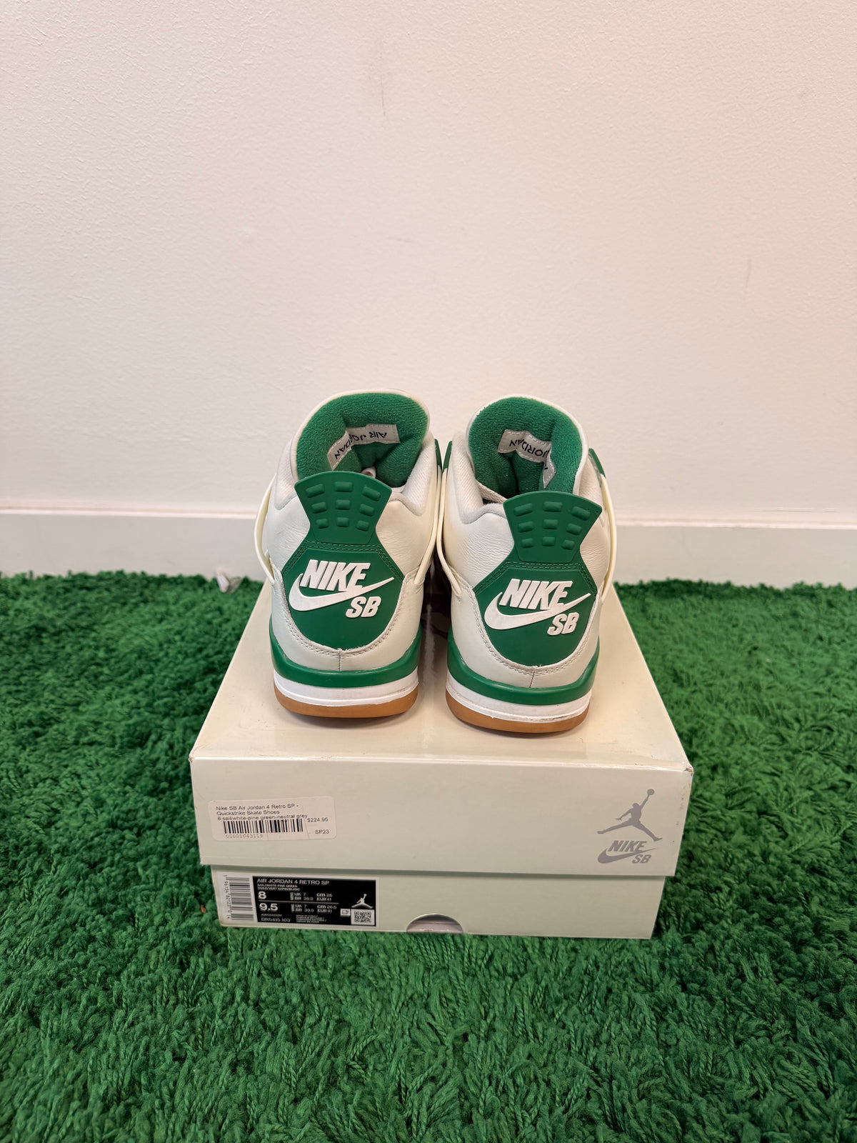 Used Jordan 4 Retro SB Pine Green (Men’s)