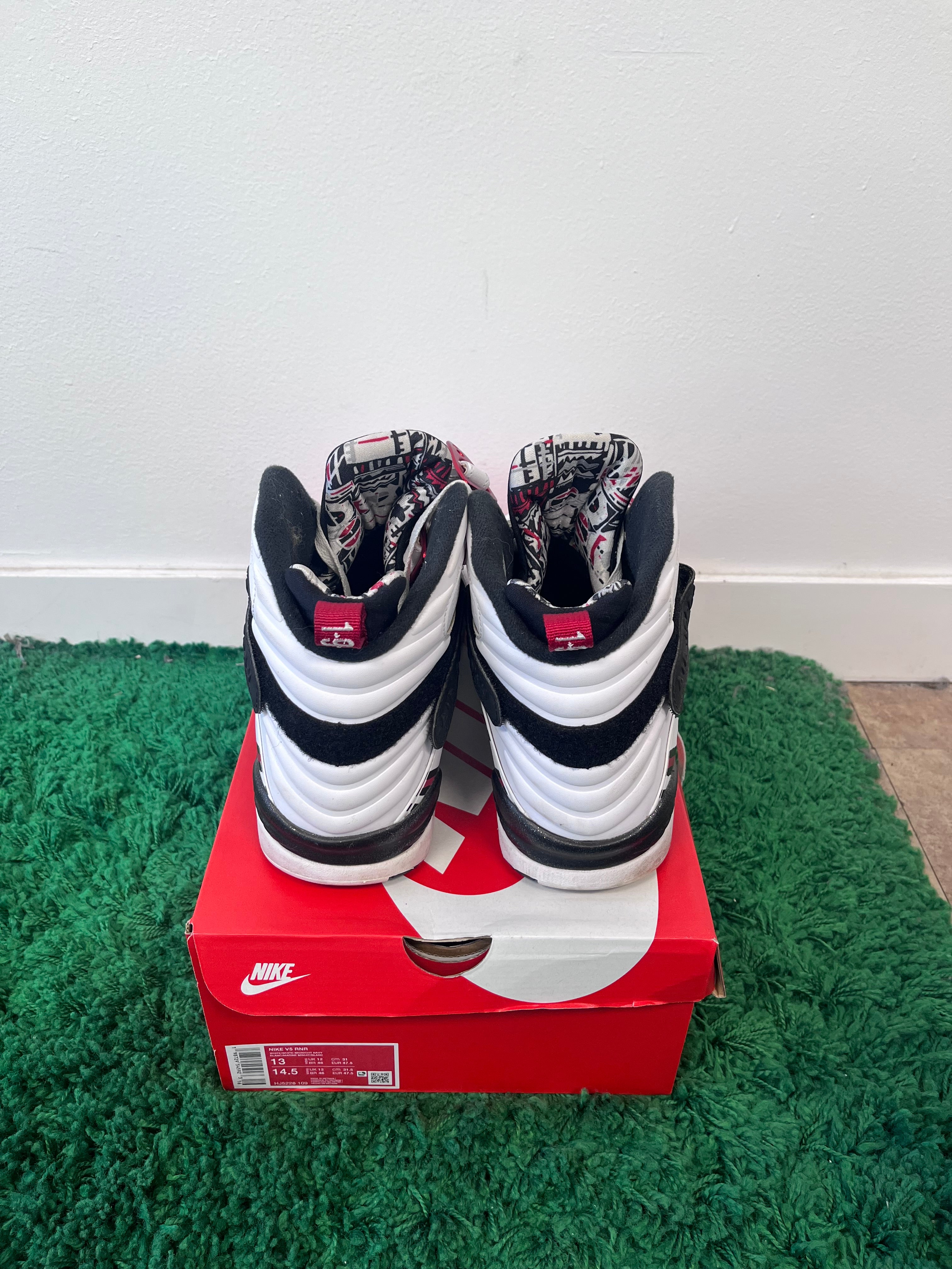 USED Jordan 8 Retro Bugs Bunny 2013 (MEN’S)