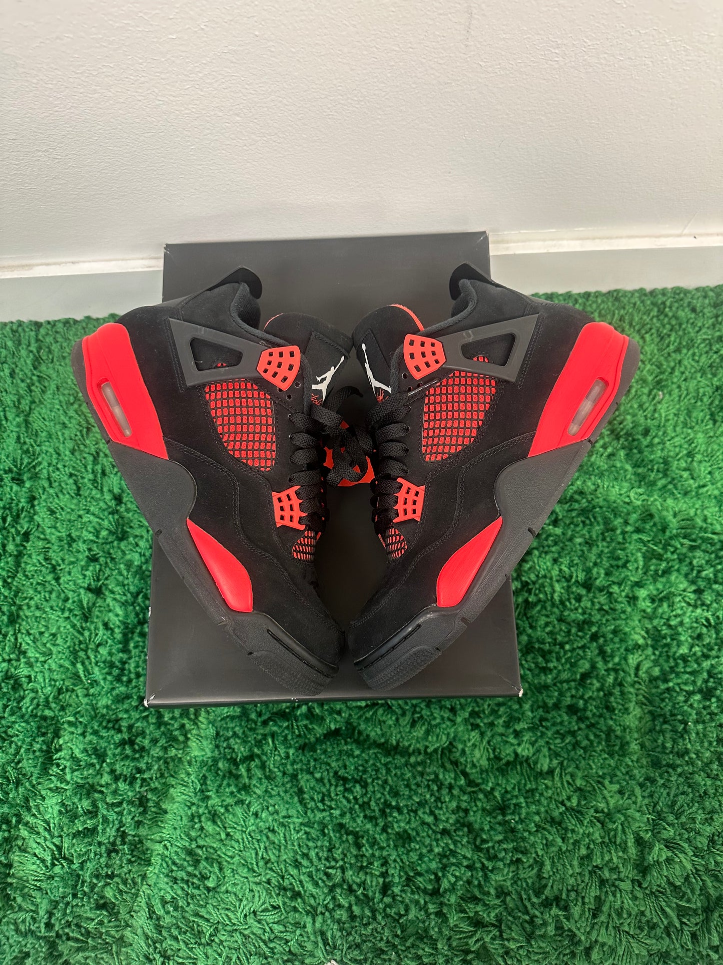 Used Jordan 4 Retro Red Thunder (Men’s)