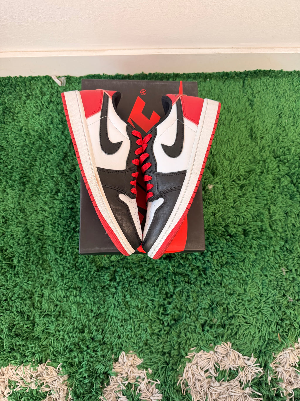 Used Jordan 1 Retro Low OG Black Toe (Men’s)