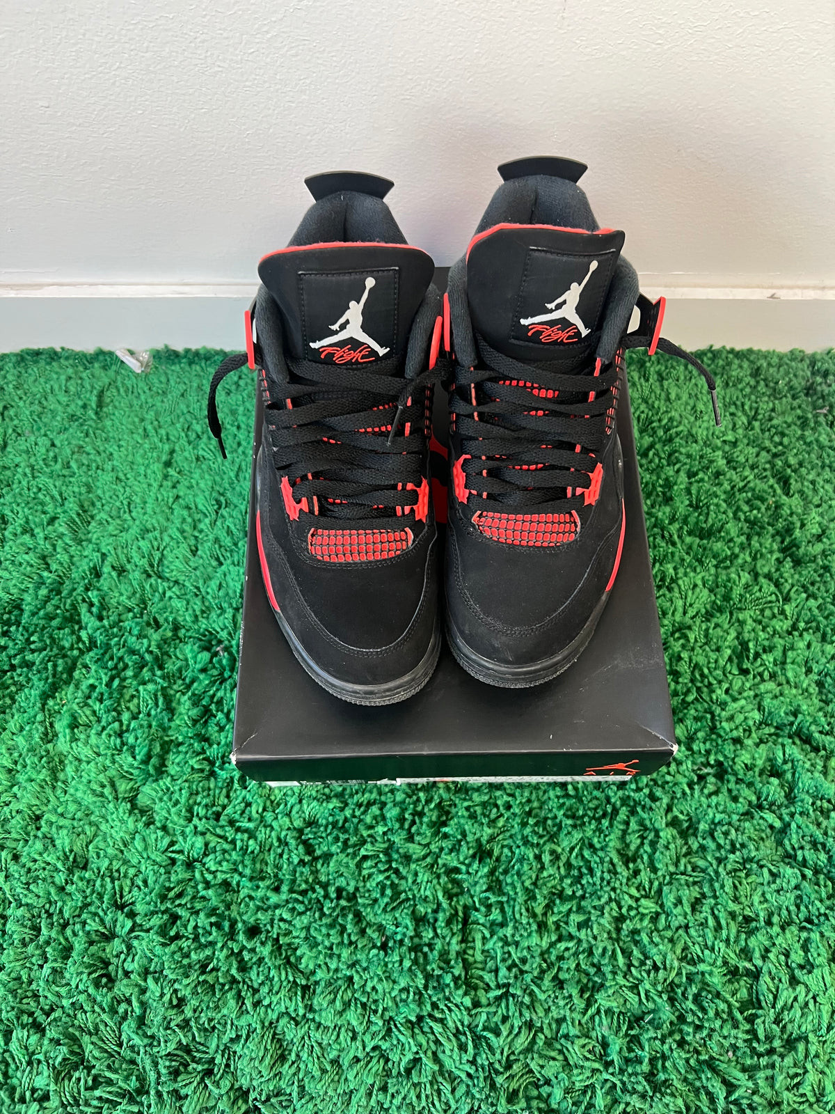 Used Jordan 4 Retro Red Thunder (Men’s)