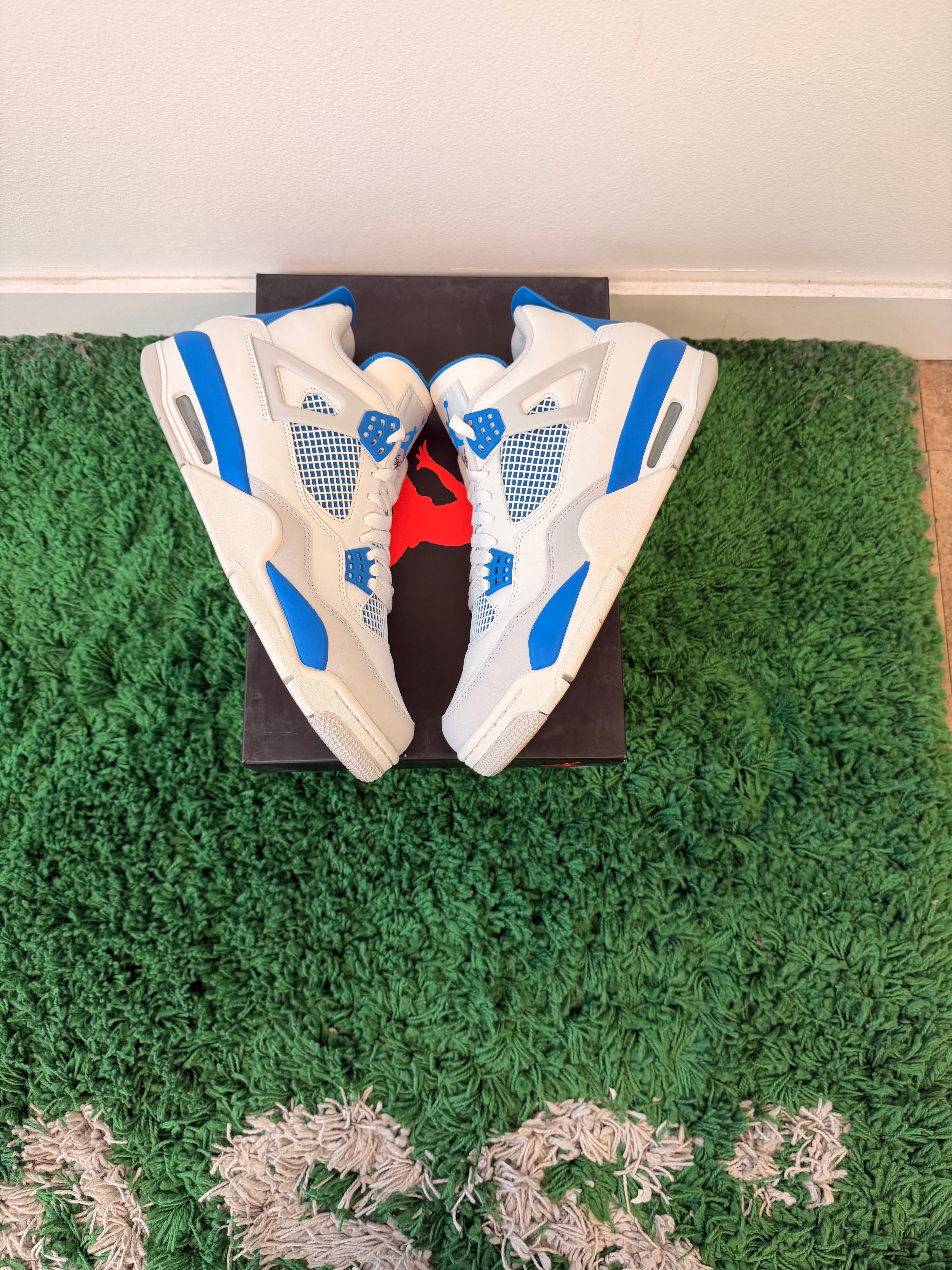 Used Jordan 4 Retro Military Blue 2012 (Men’s)