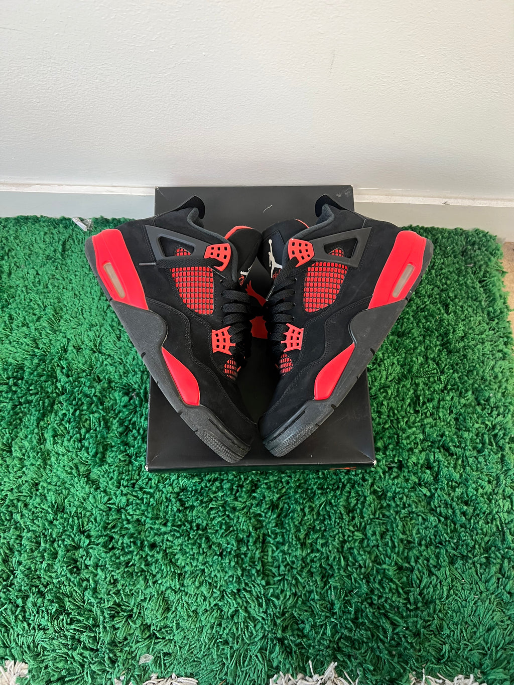 Used Jordan 4 Retro Red Thunder (Men’s)
