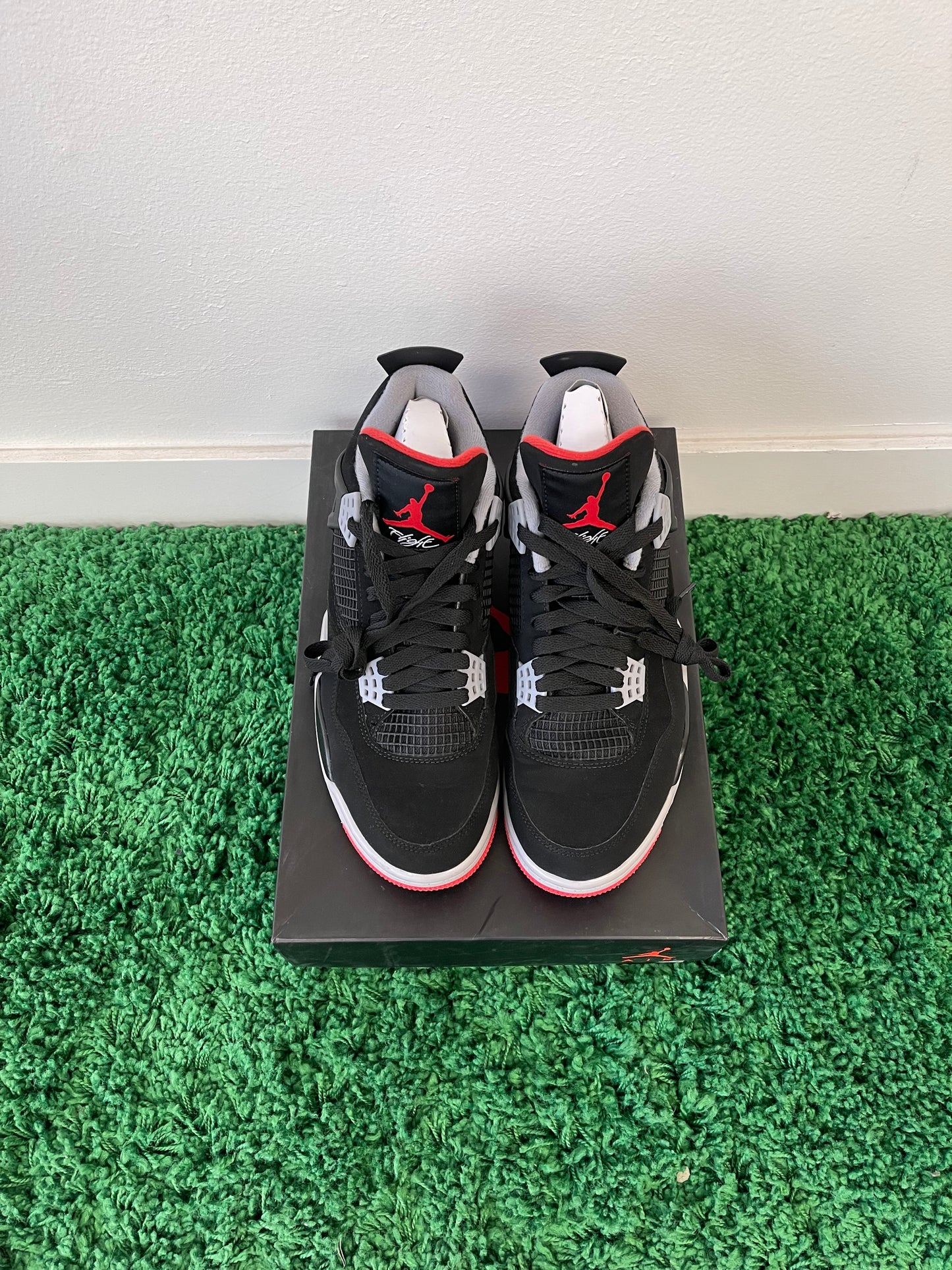 Used Jordan 4 Retro Bred 2019 (Men’s)