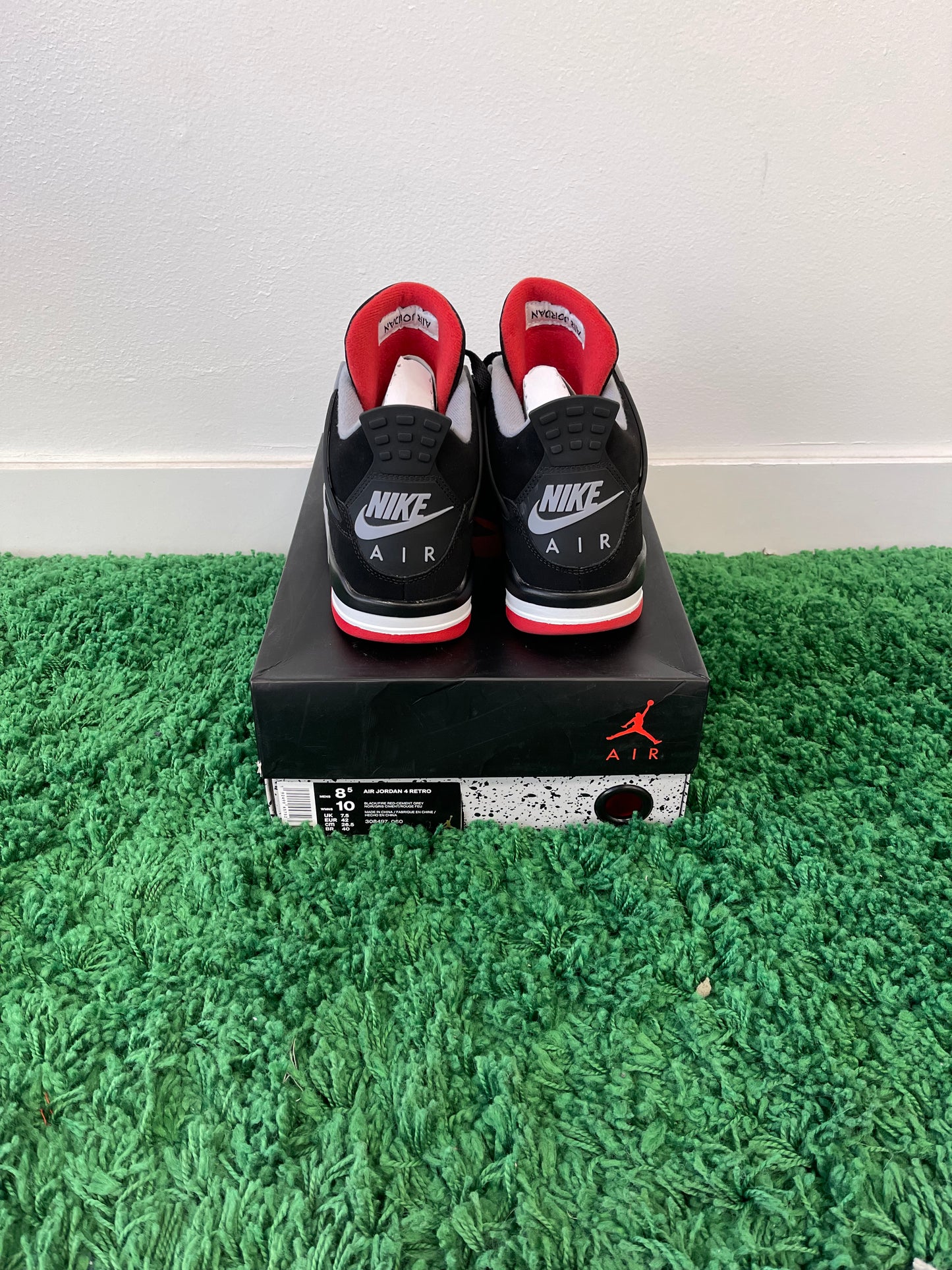 Used Jordan 4 Retro Bred 2019 (Men’s)