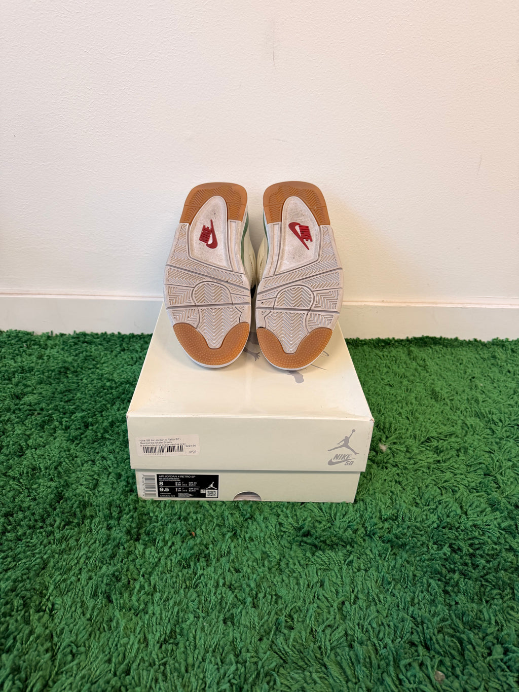 Used Jordan 4 Retro SB Pine Green (Men’s)