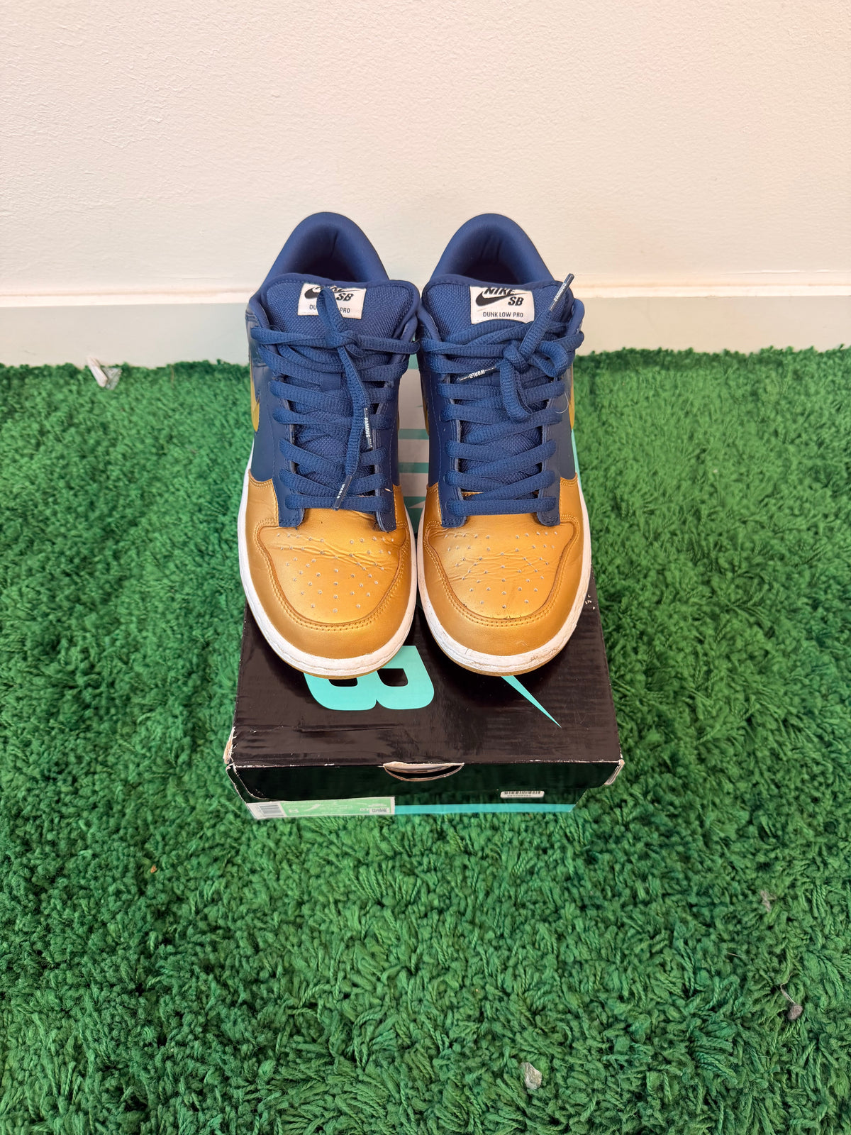 Used Nike Sb Dunk Low Supreme Jewel Swoosh Gold (Men’s)
