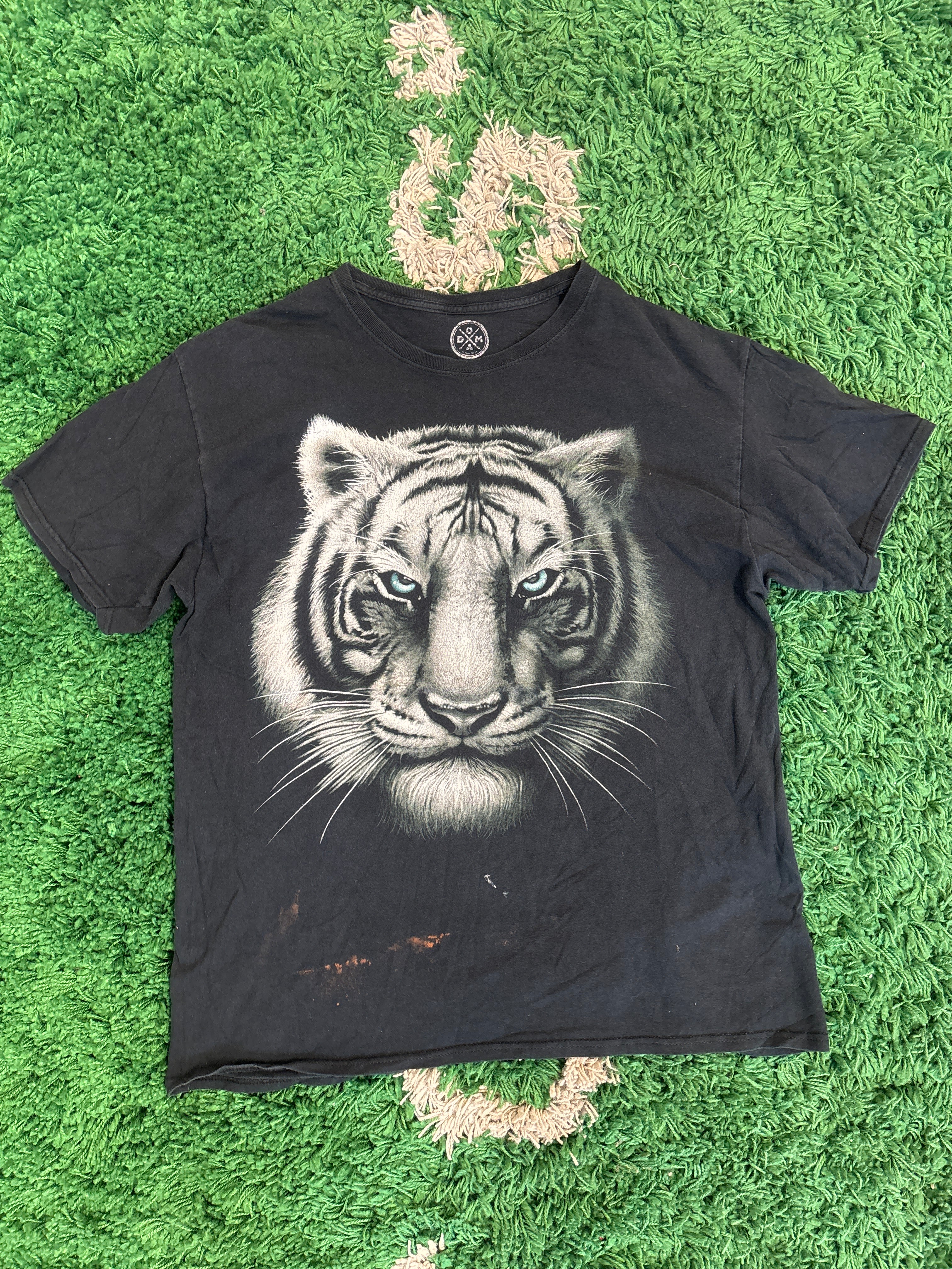 Vintage White Tiger Tee Black