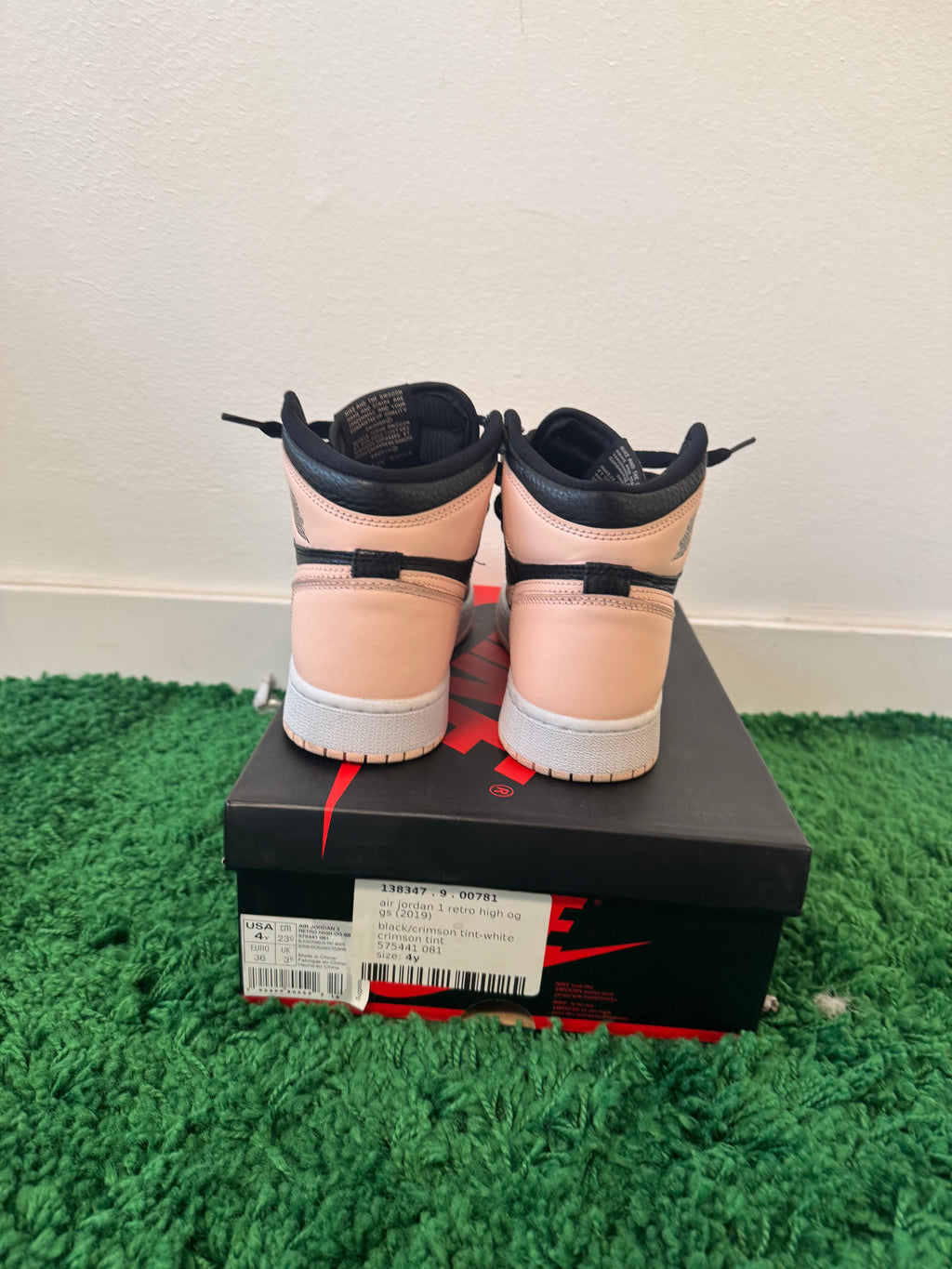 Used Jordan 1 Retro High Black Crimson Tint (Youth)