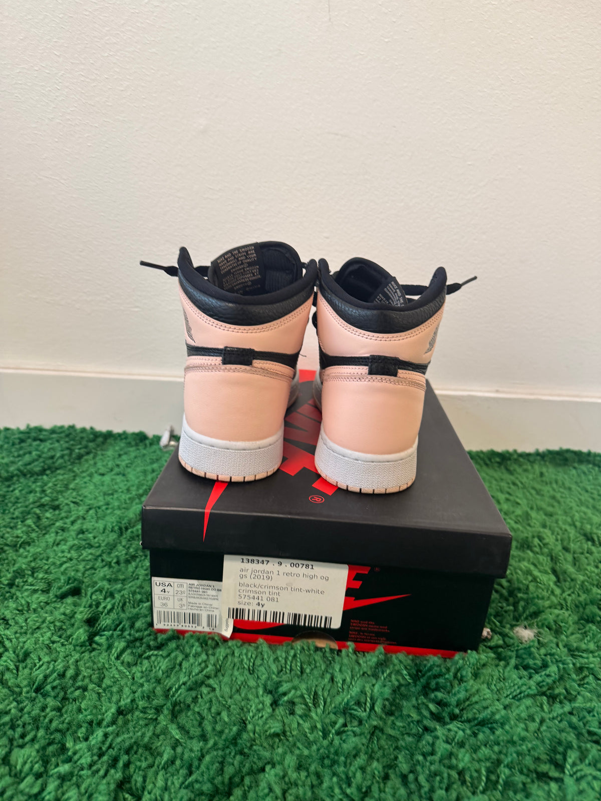 Used Jordan 1 Retro High Black Crimson Tint (Youth)