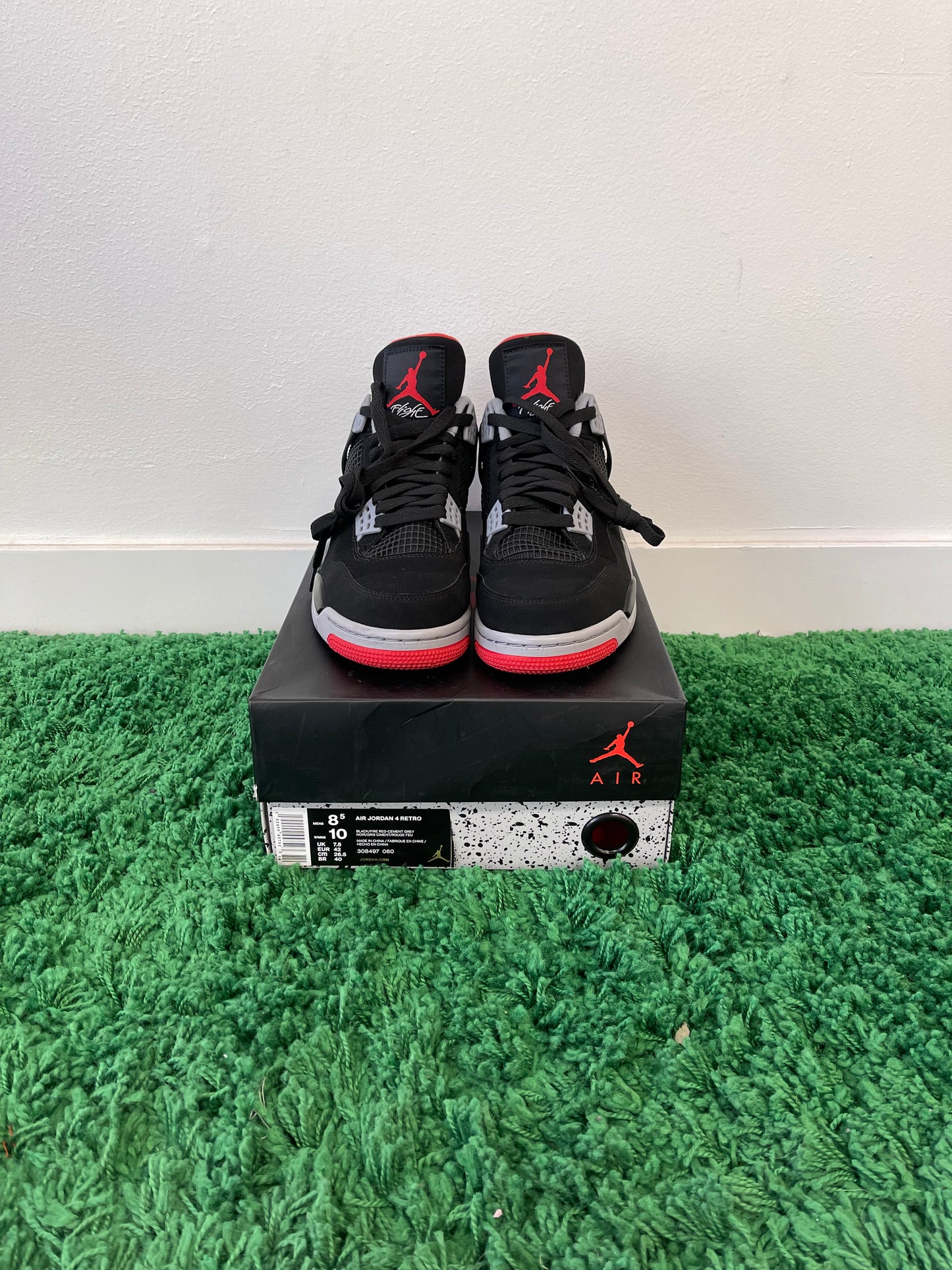 Used Jordan 4 Retro Bred 2019 (Men’s)