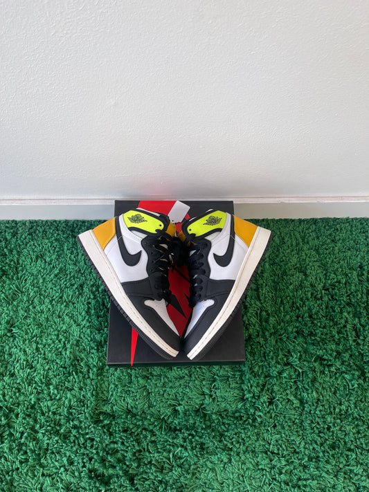 Used Jordan 1 Retro High White Black Volt University Gold (Youth)