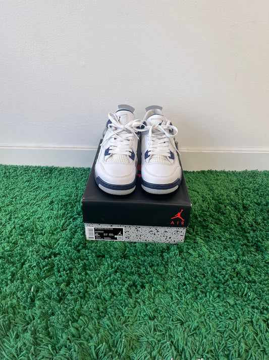 Used Jordan 4 Retro Midnight Navy (Youth)